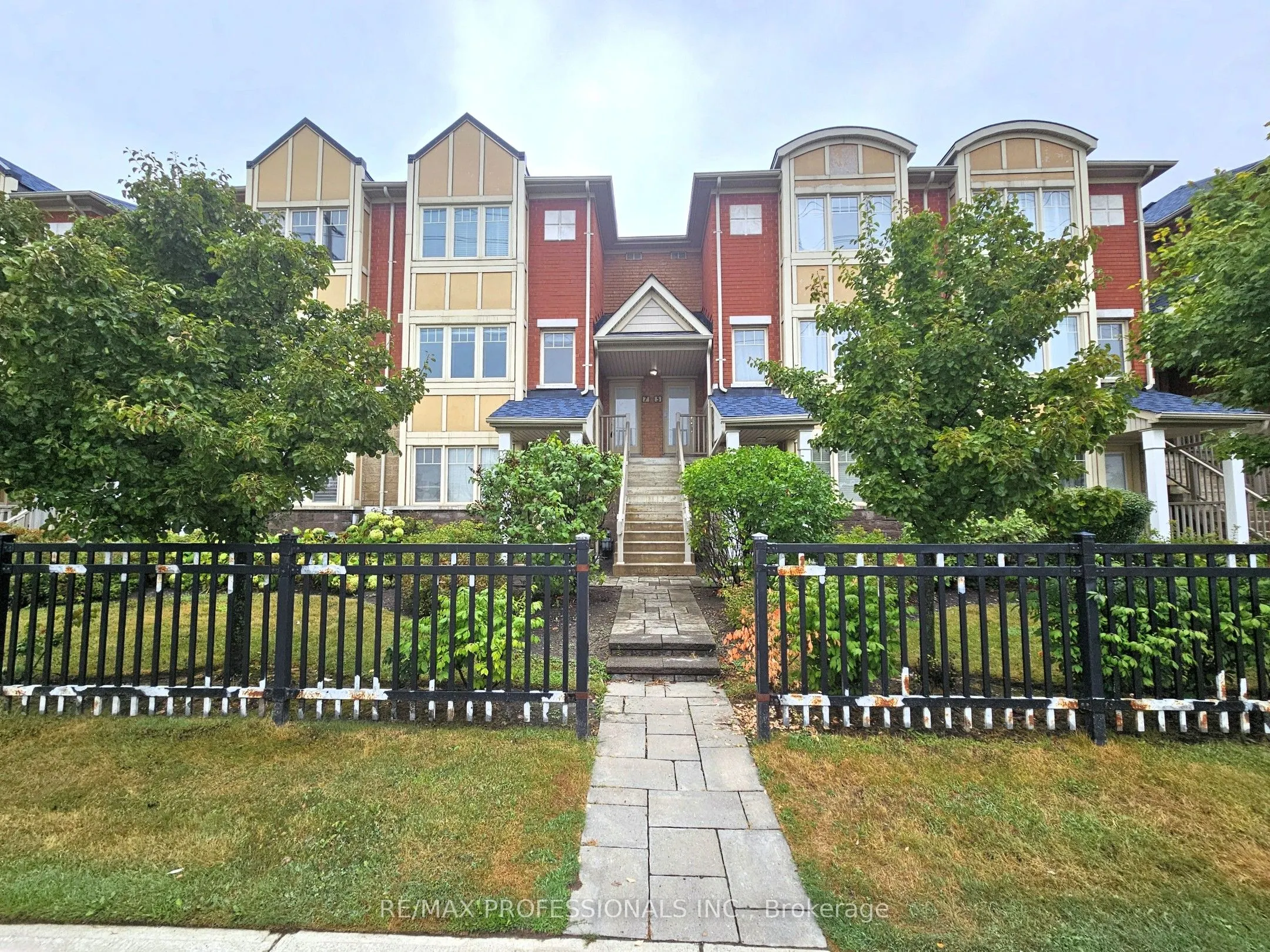 3975 Eglinton Avenue, #7