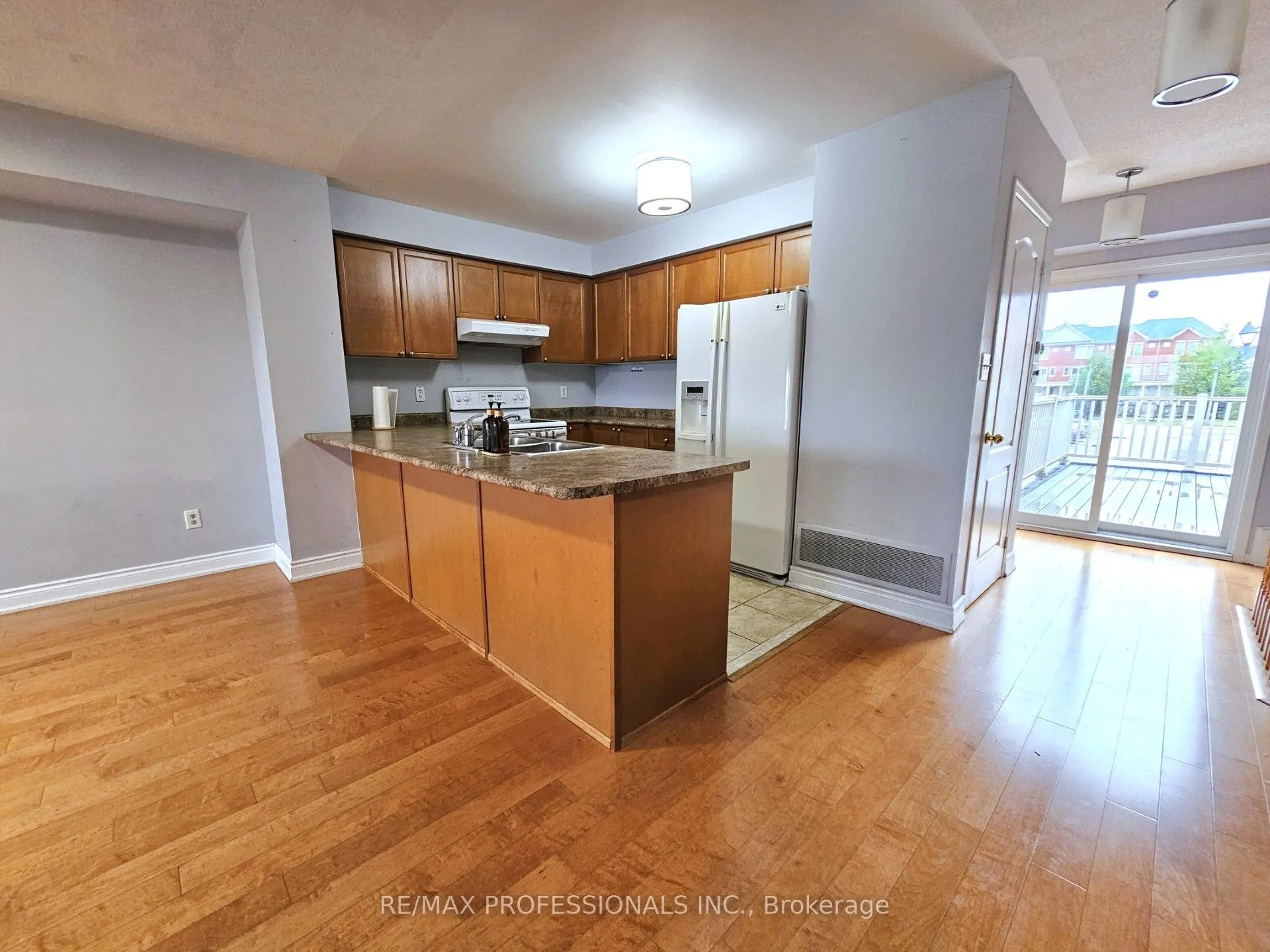 3975 Eglinton Avenue, #7