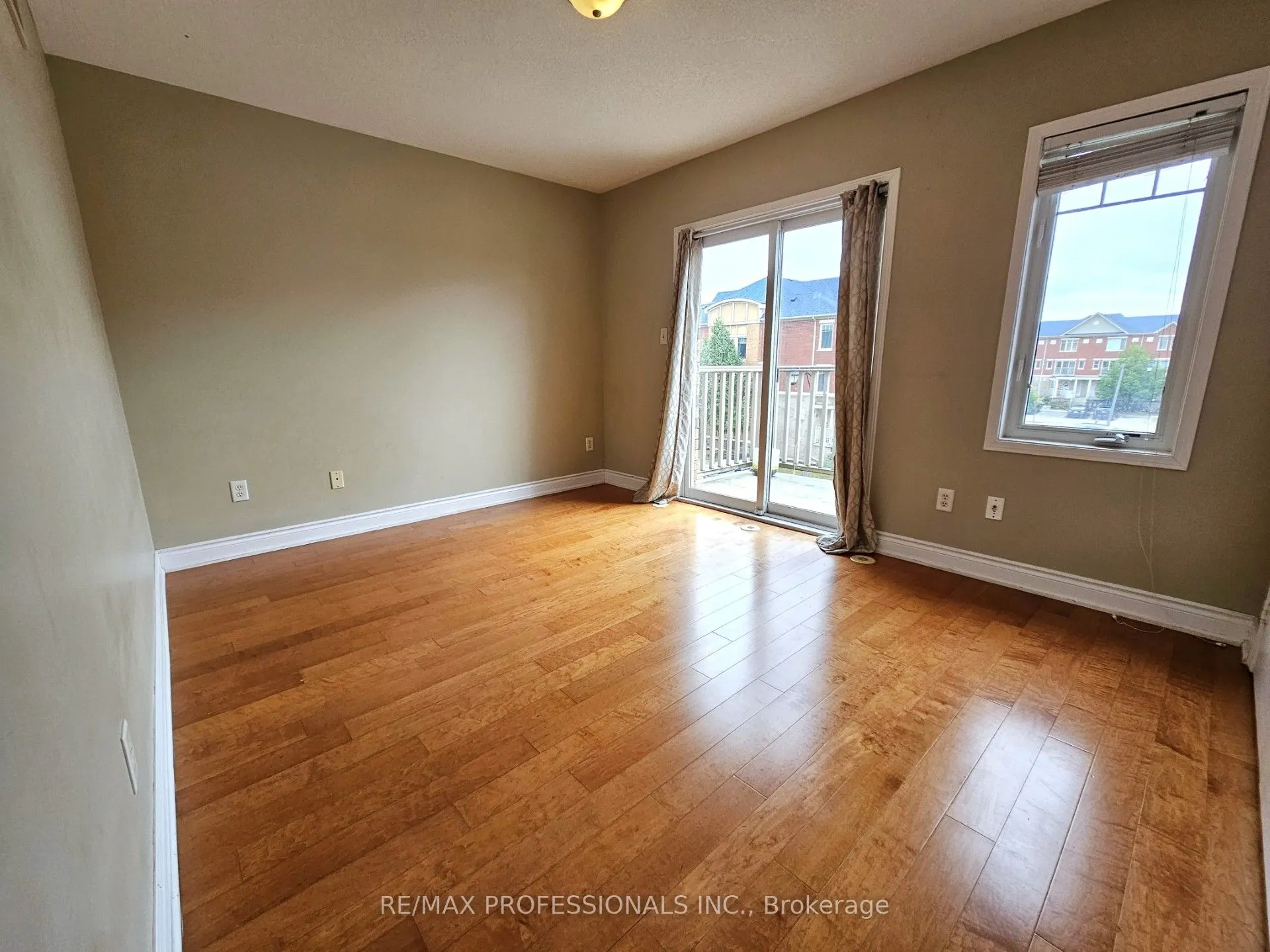 3975 Eglinton Avenue, #7