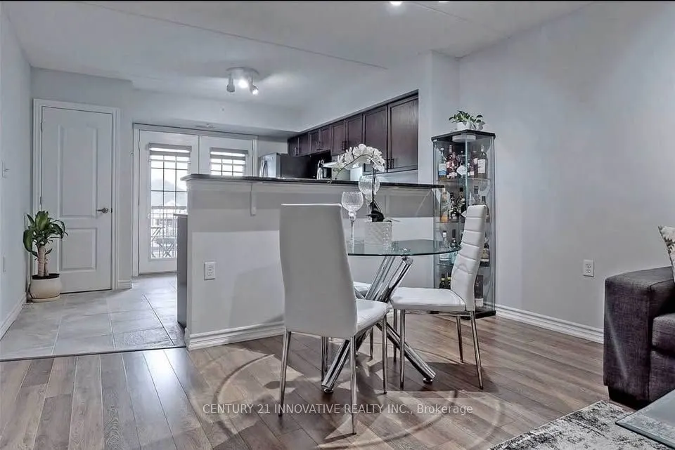 1450 Main Street, #309