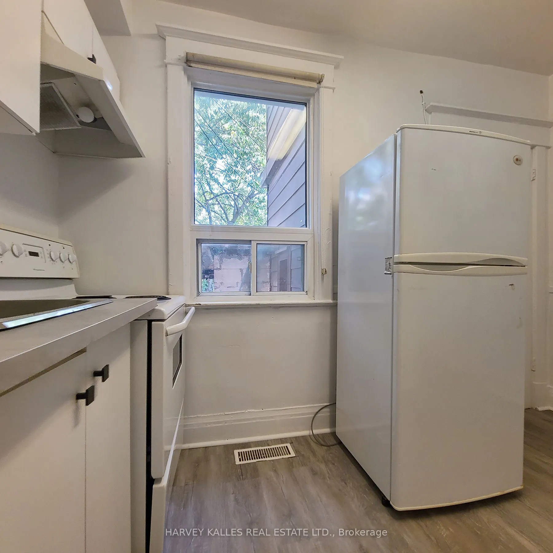 1041 Ossington Avenue, #Main floor