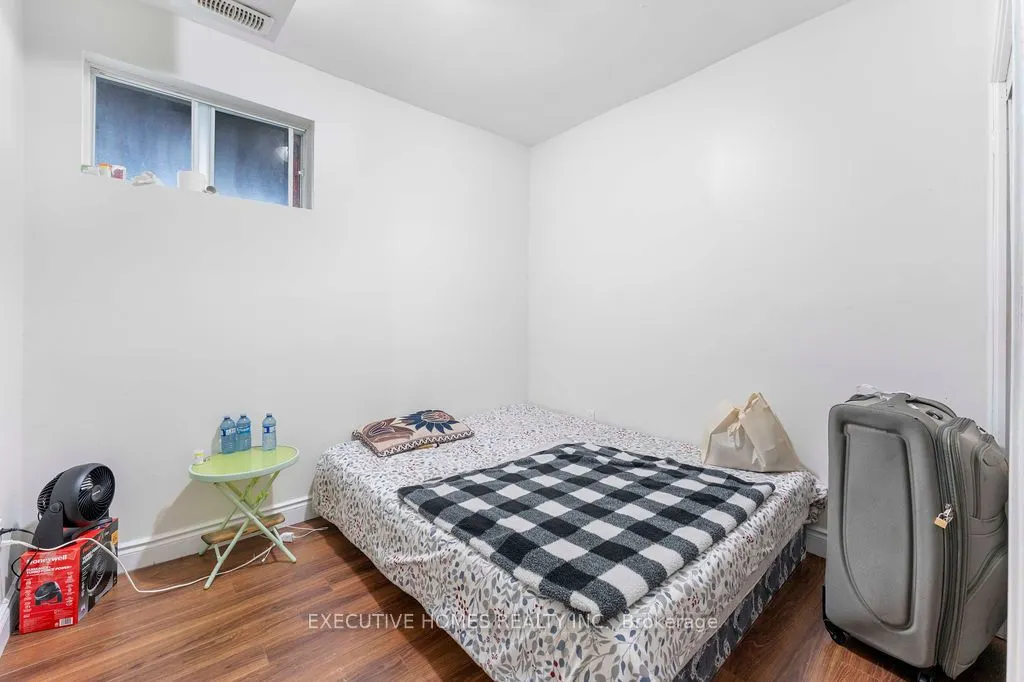 140 Weybridge Trail