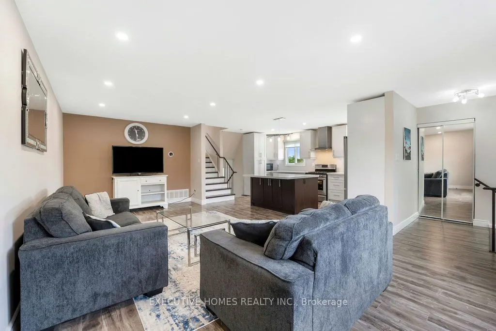 140 Weybridge Trail
