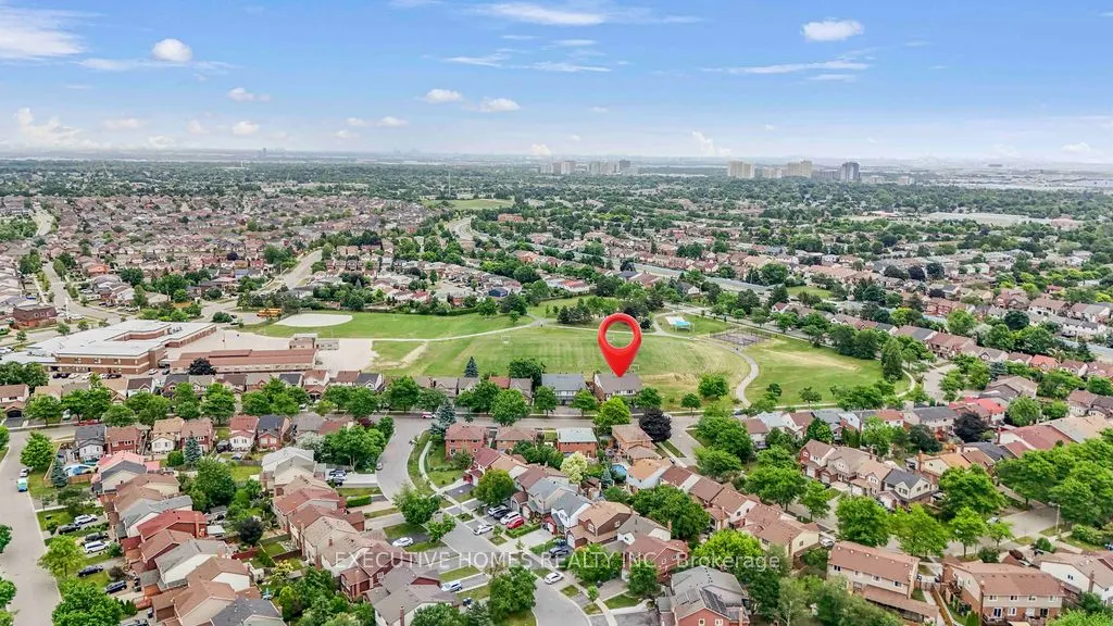 140 Weybridge Trail