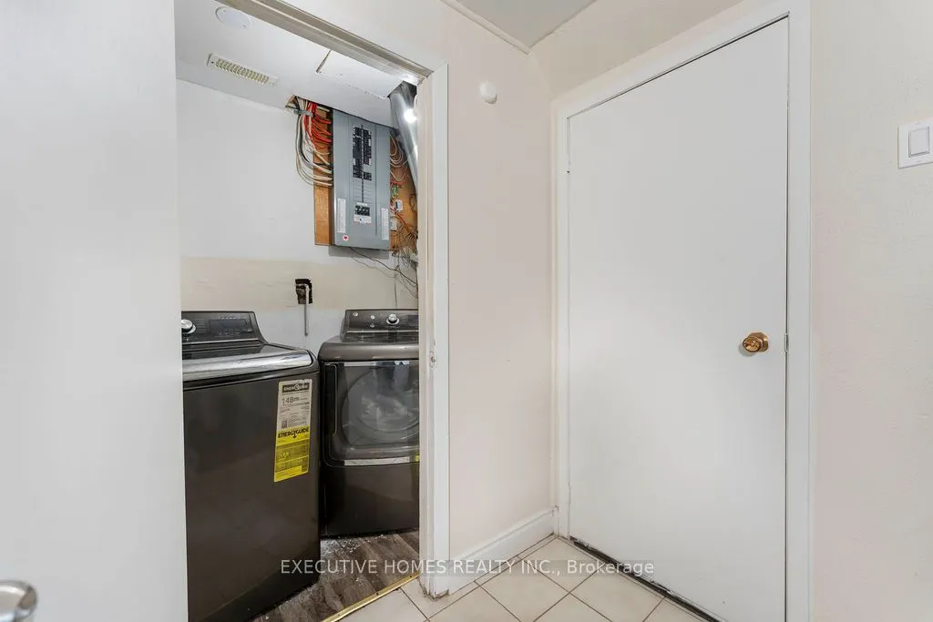 140 Weybridge Trail