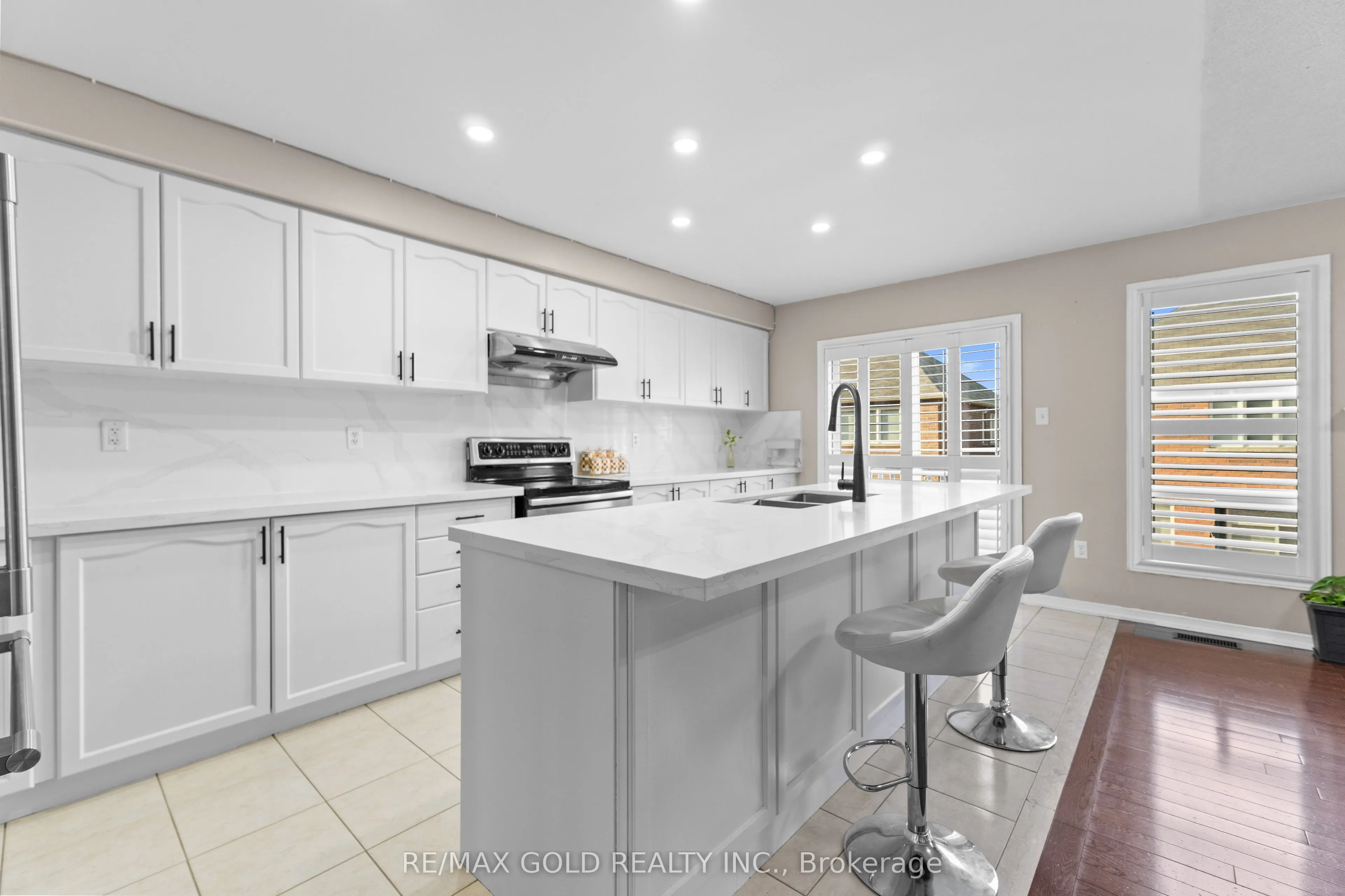 72 Newington Crescent
