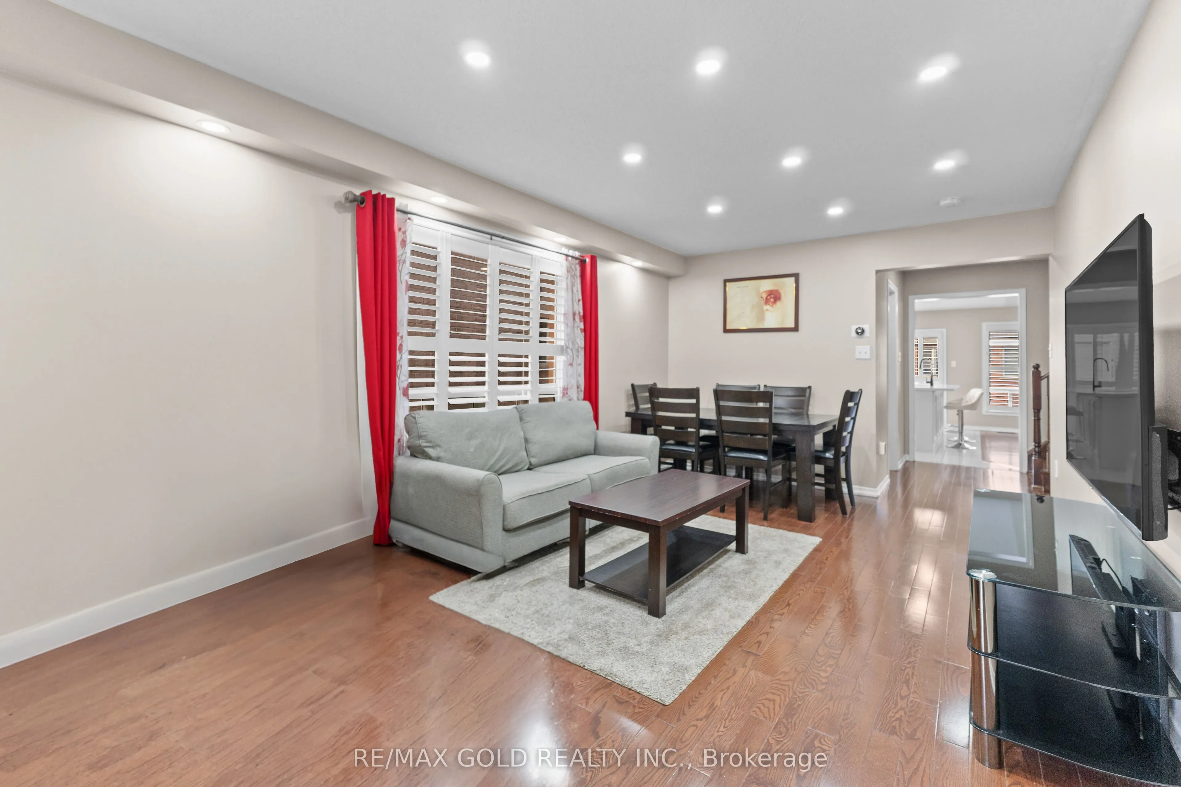 72 Newington Crescent