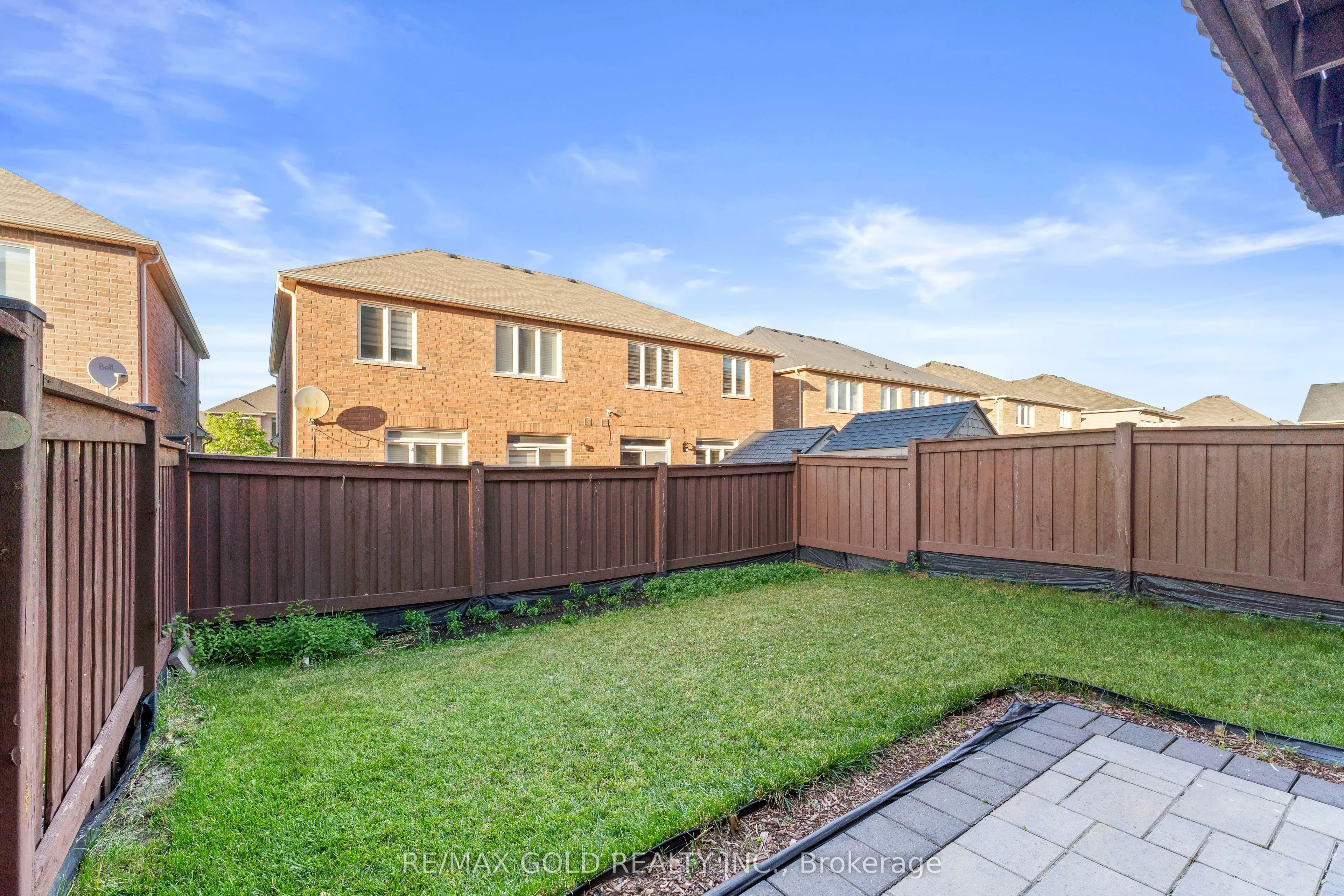 72 Newington Crescent