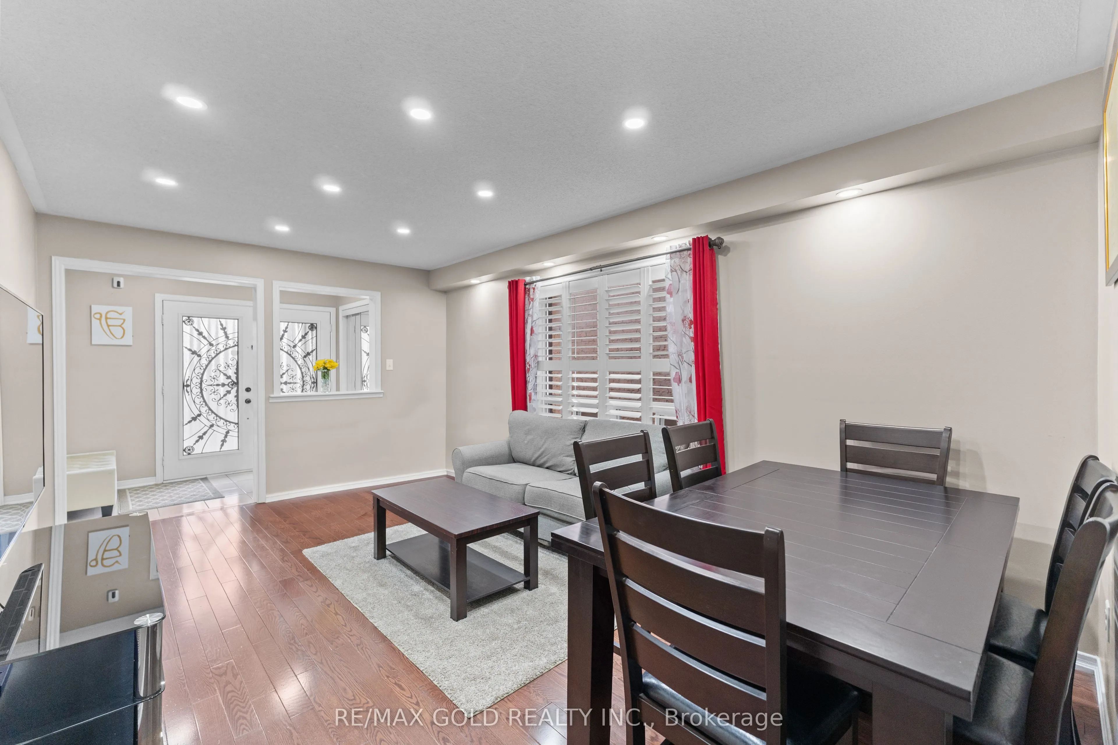 72 Newington Crescent
