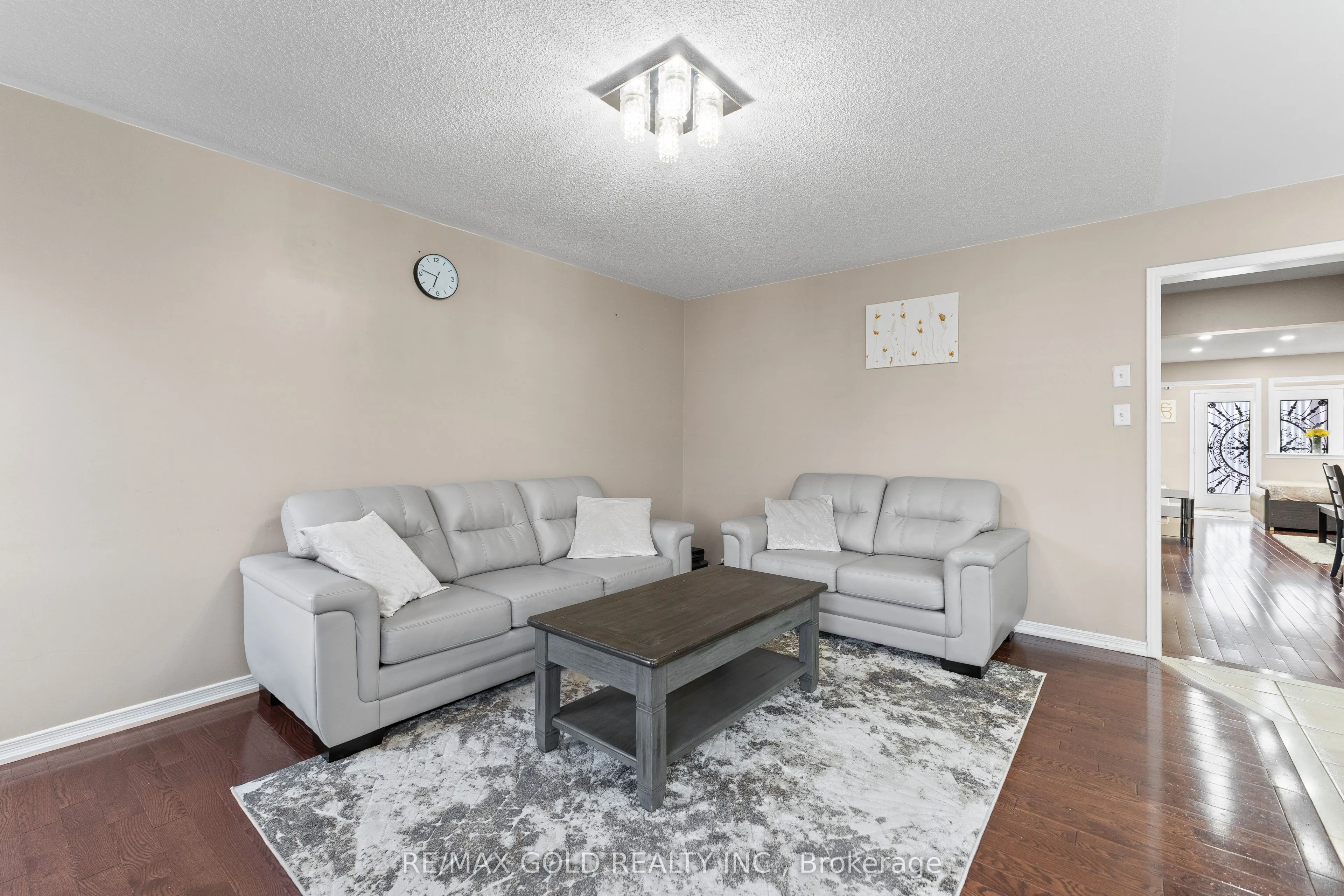 72 Newington Crescent