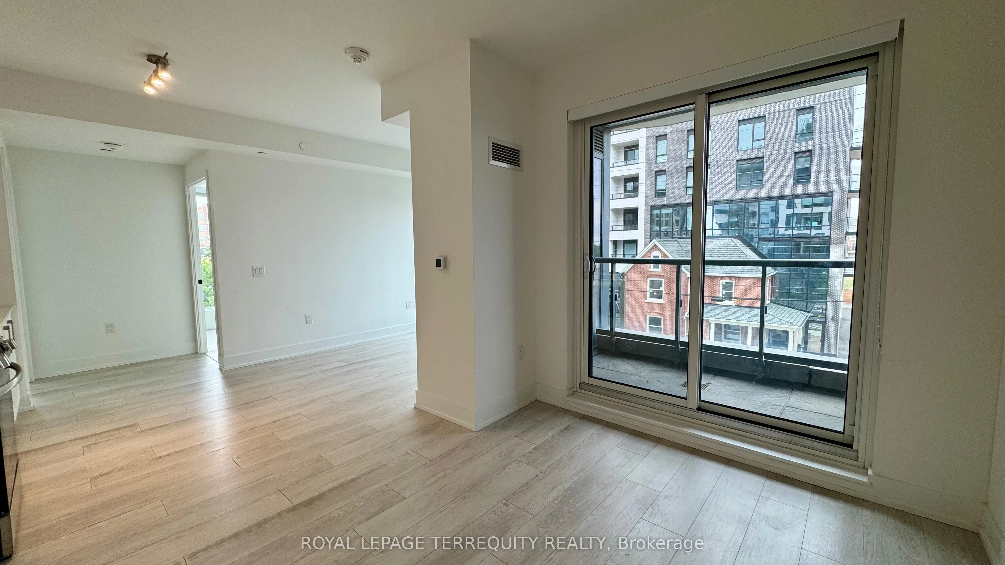 2450 Old Bronte Road, #204