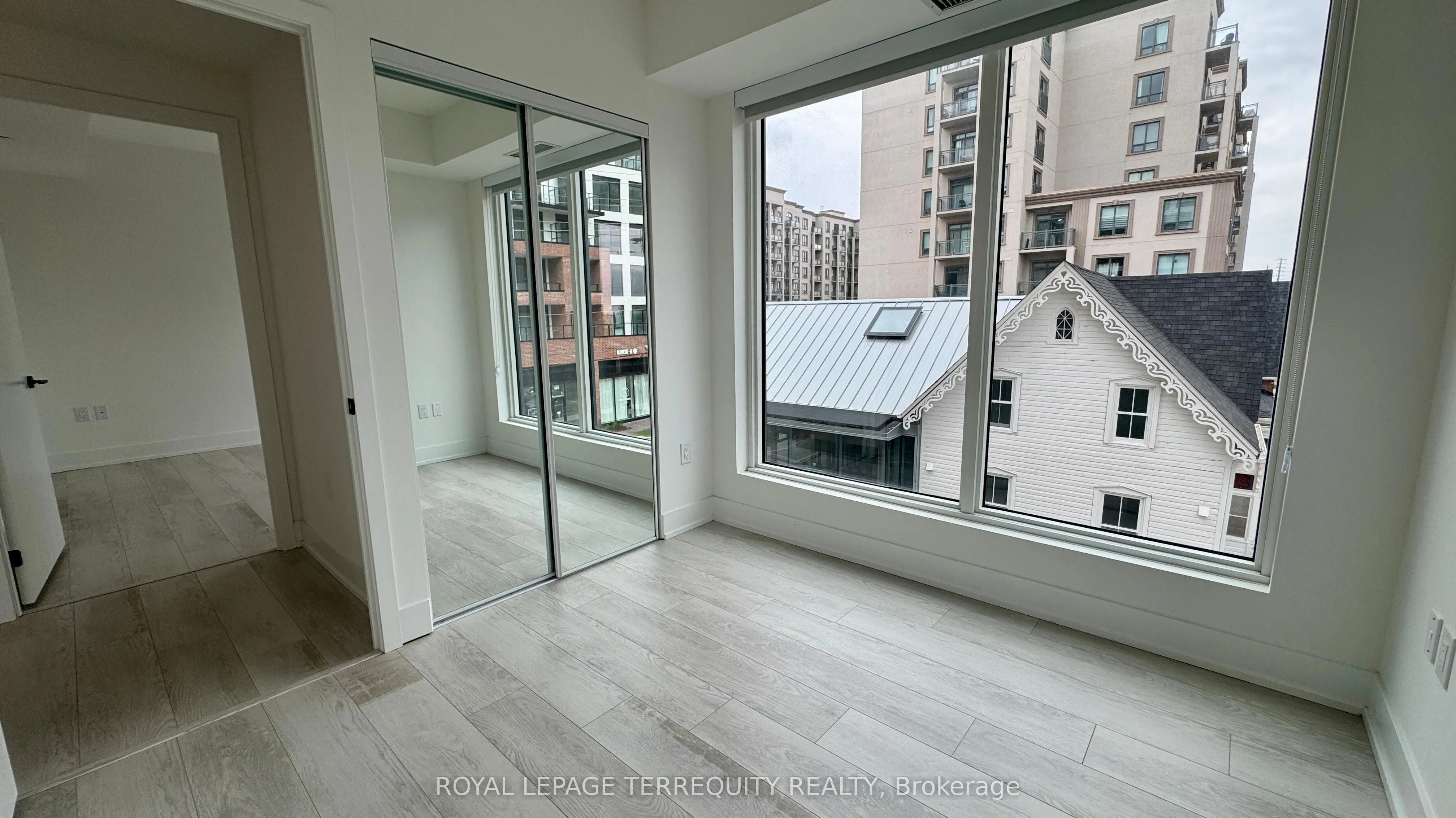 2450 Old Bronte Road, #204