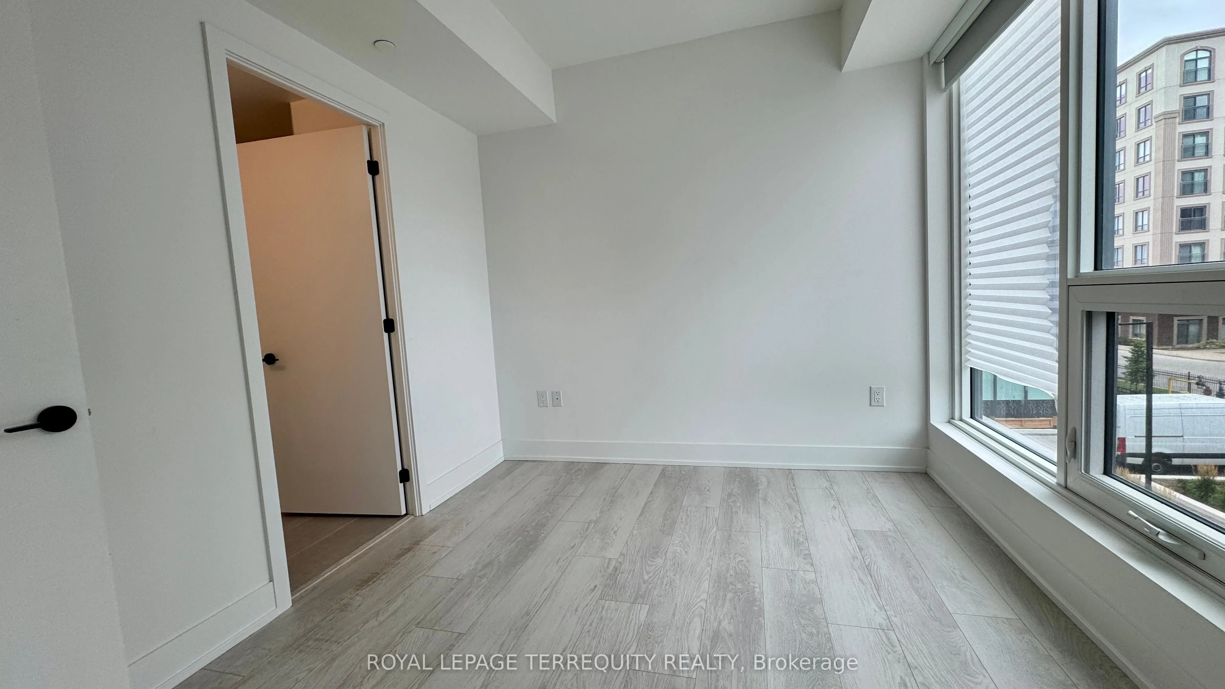 2450 Old Bronte Road, #204