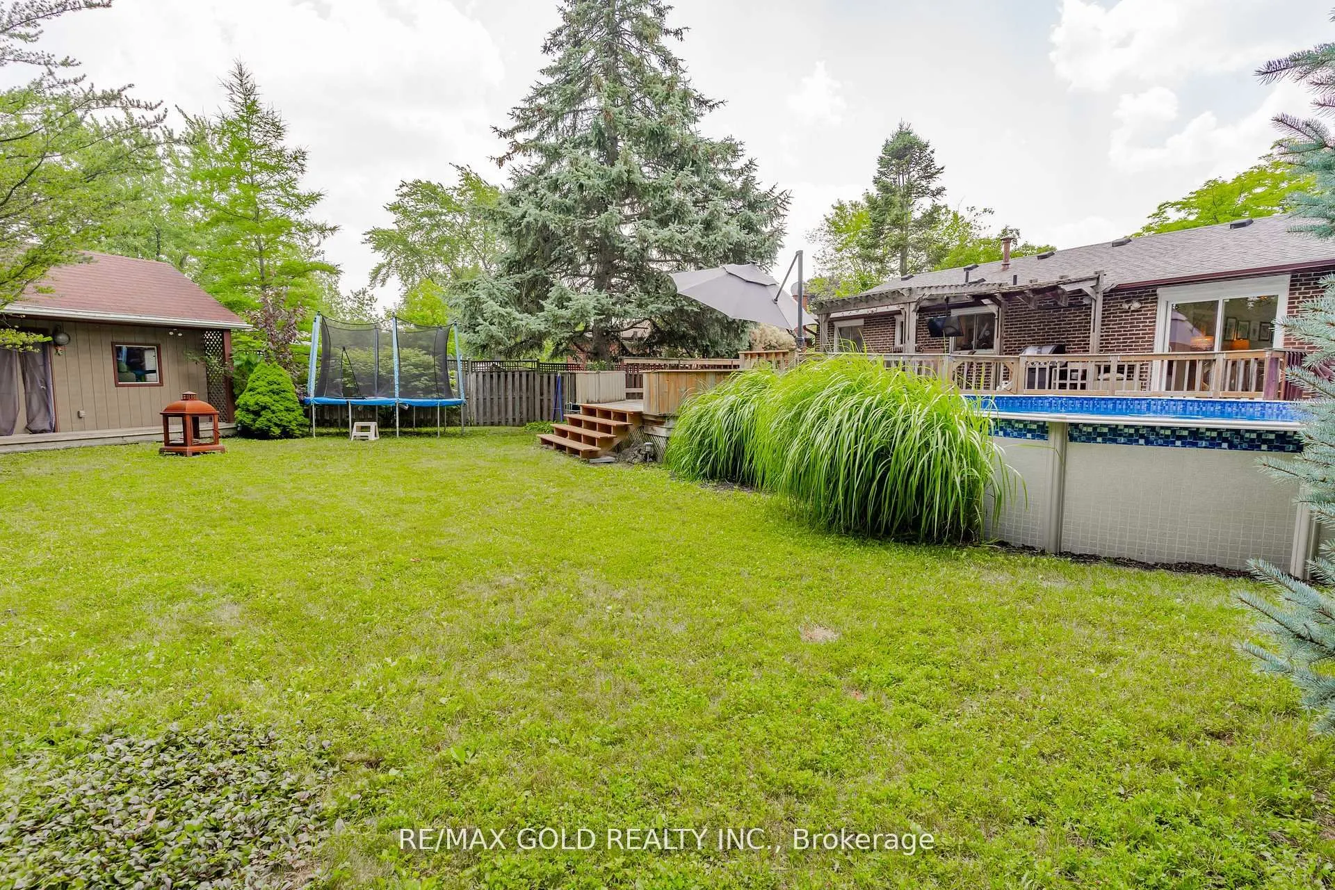 23 Edgebrook Crescent