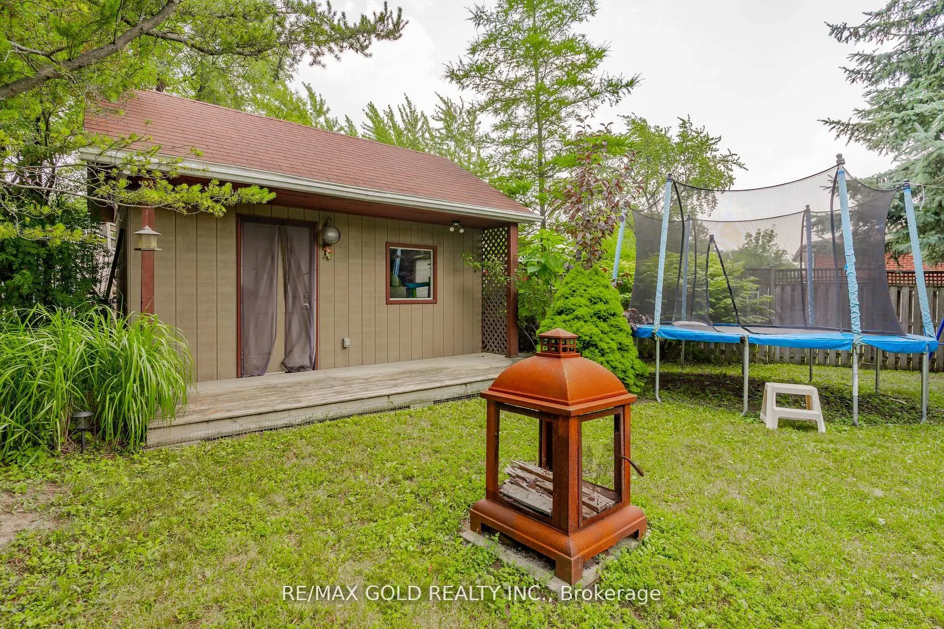 23 Edgebrook Crescent