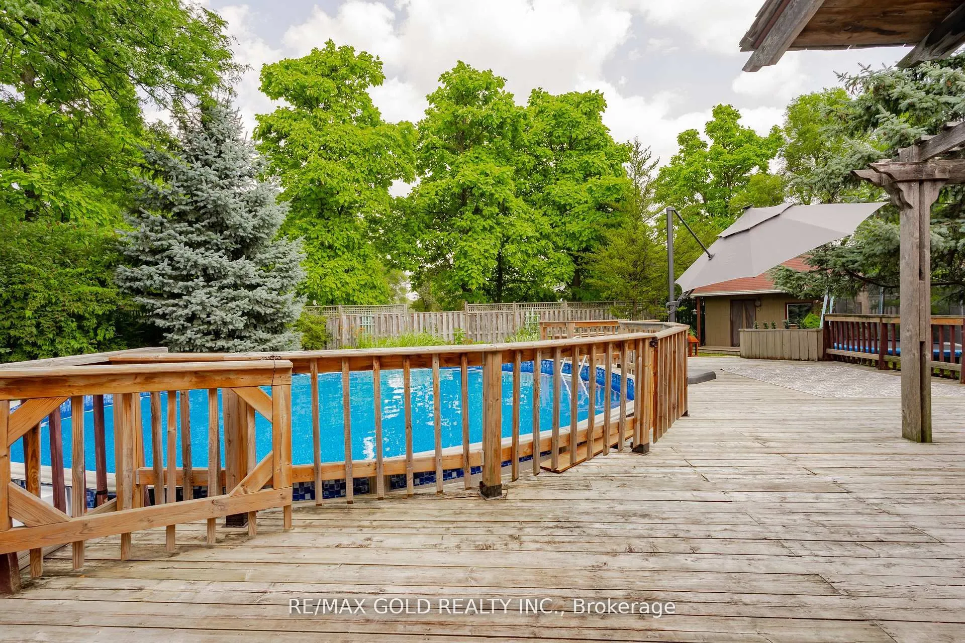 23 Edgebrook Crescent