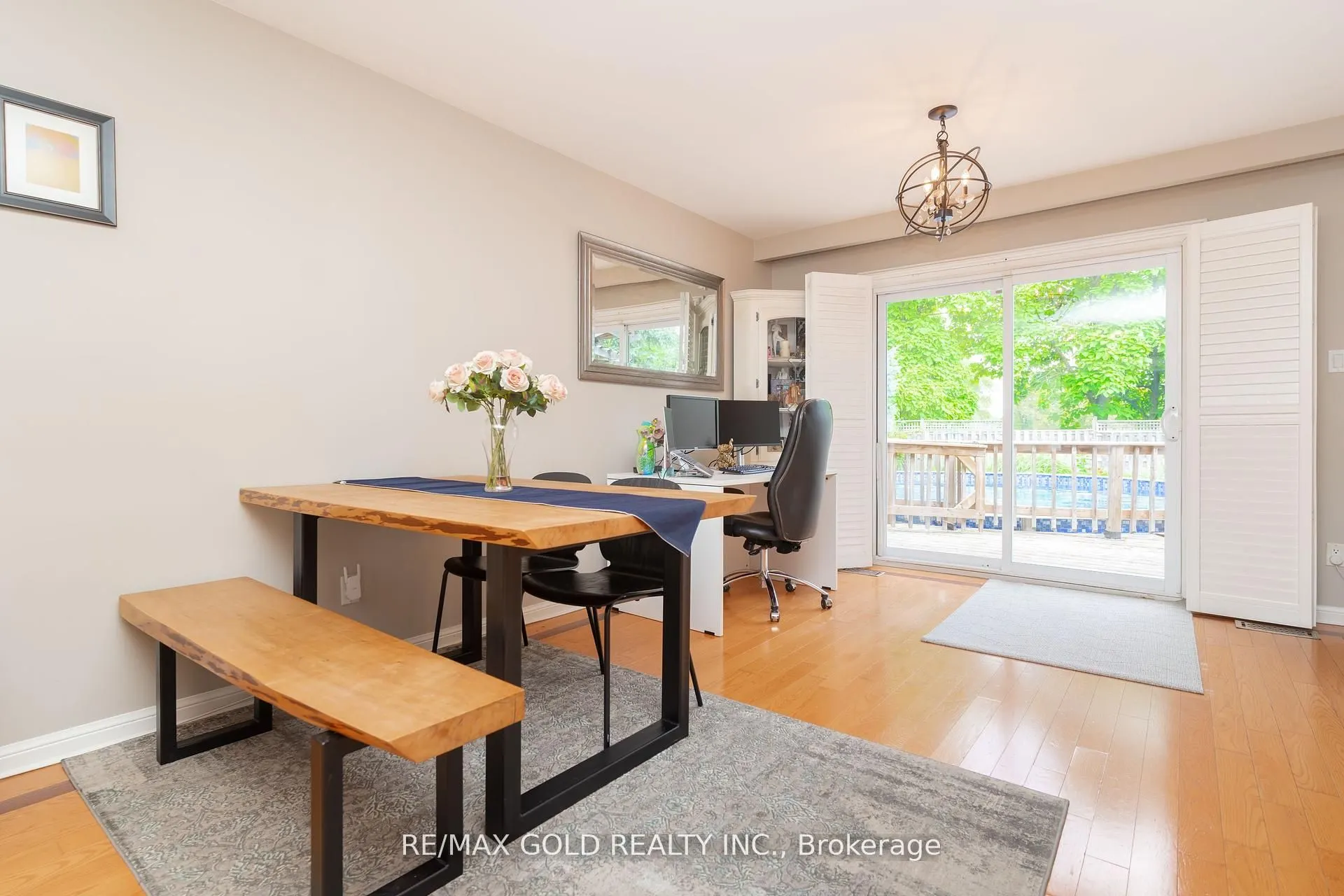 23 Edgebrook Crescent