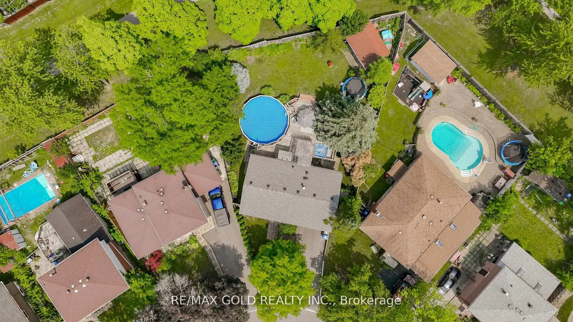 23 Edgebrook Crescent