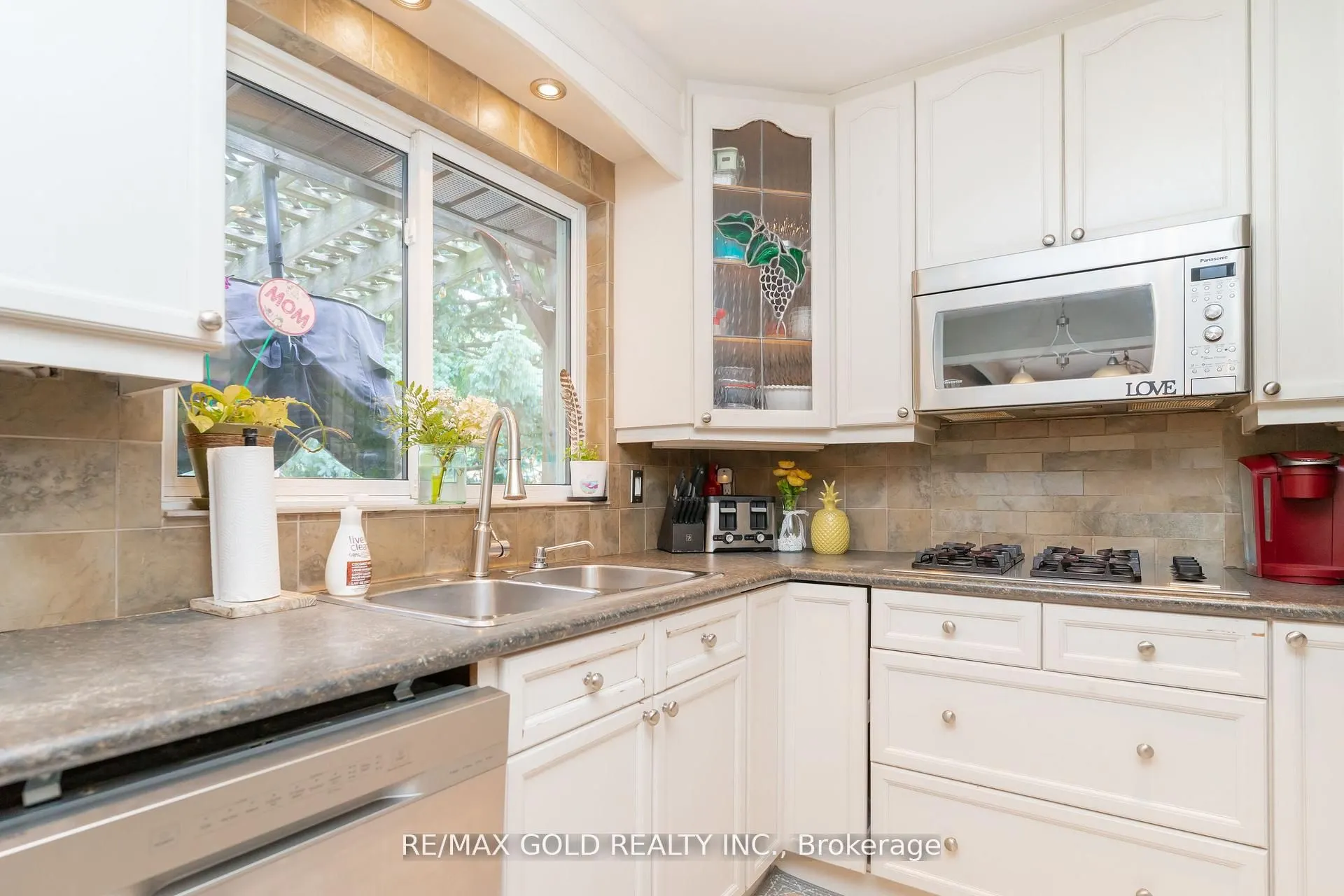 23 Edgebrook Crescent