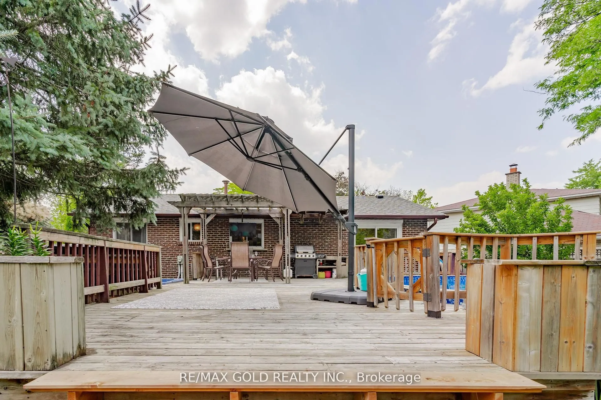 23 Edgebrook Crescent