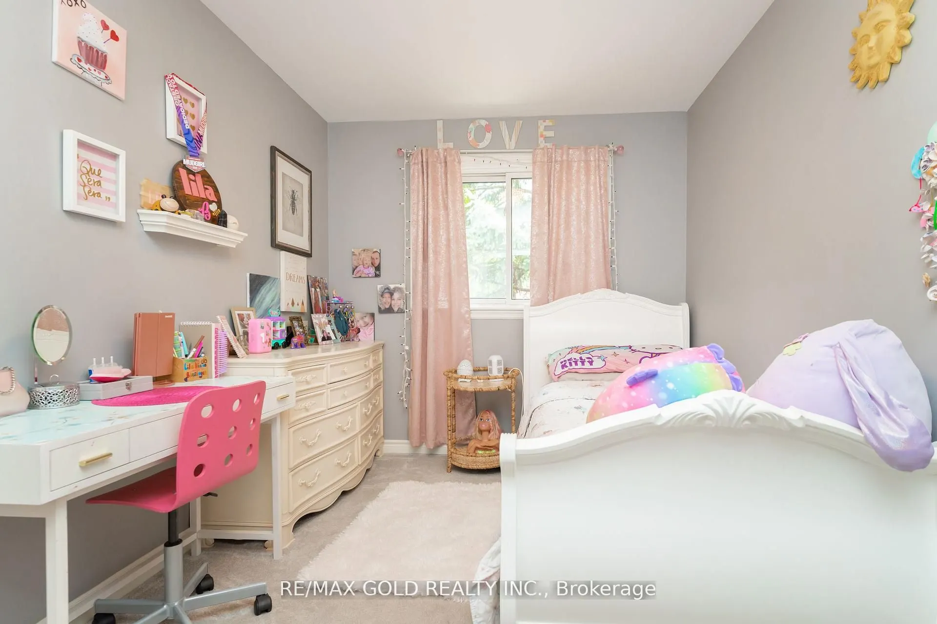 23 Edgebrook Crescent