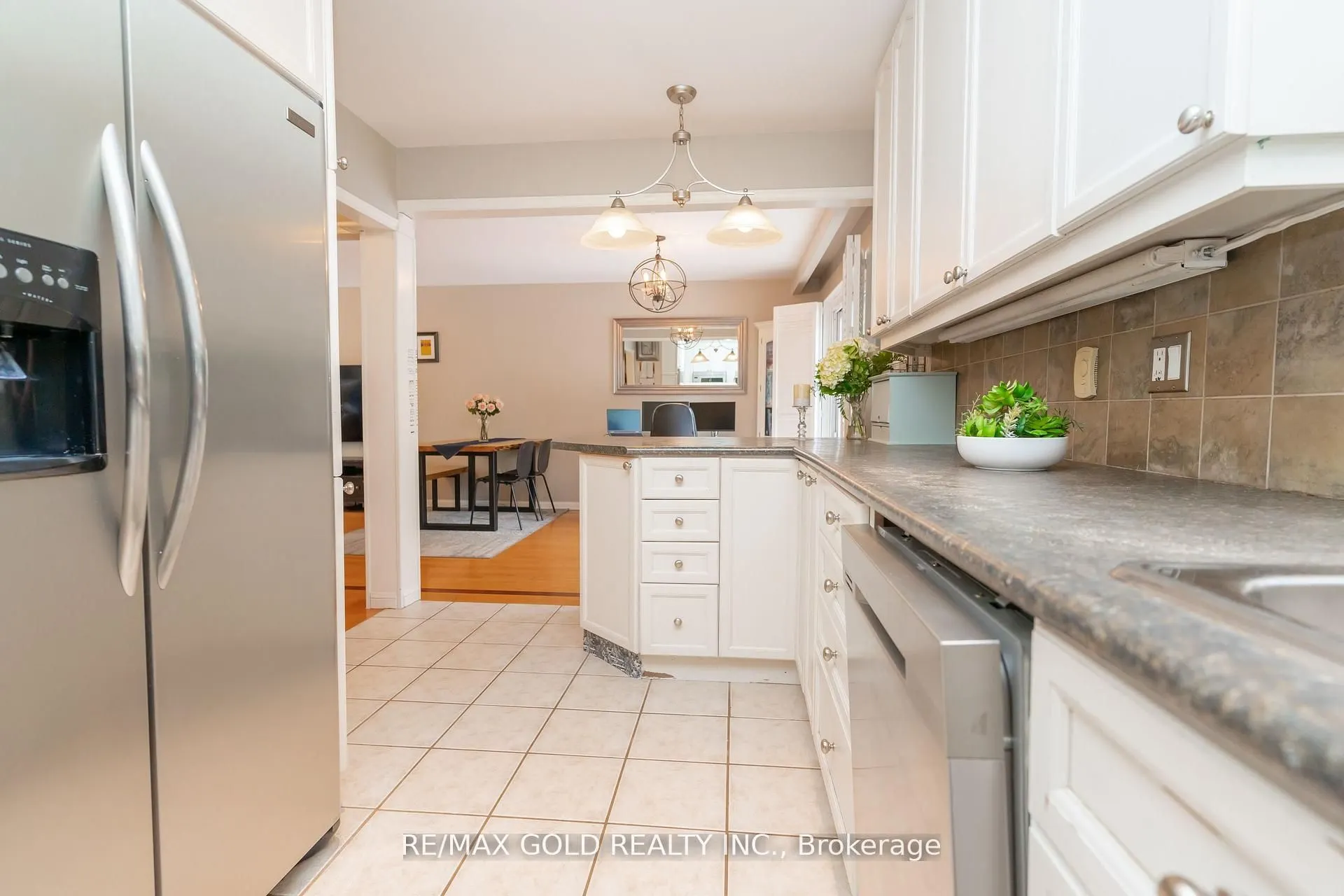 23 Edgebrook Crescent