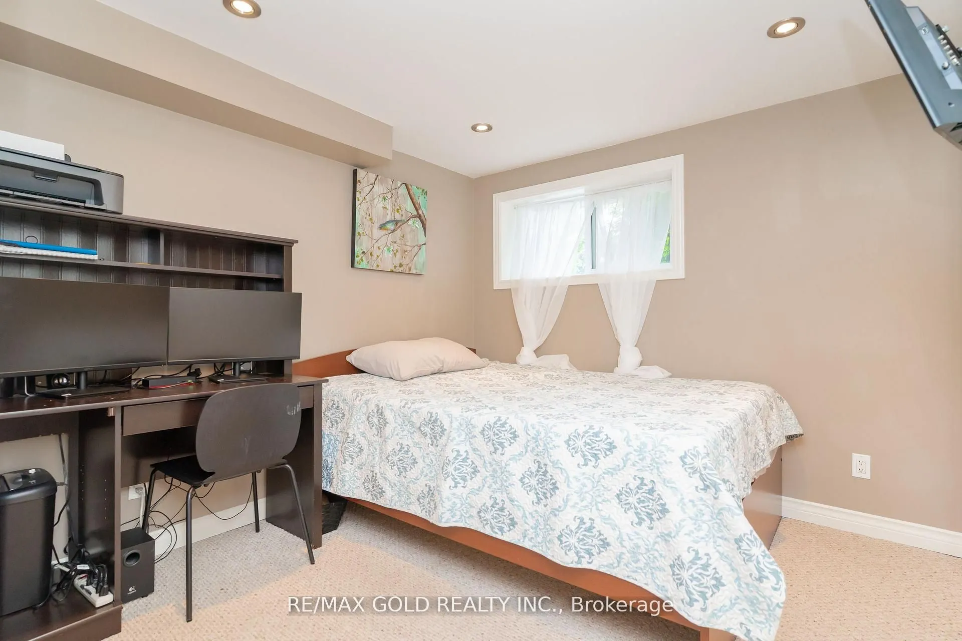 23 Edgebrook Crescent