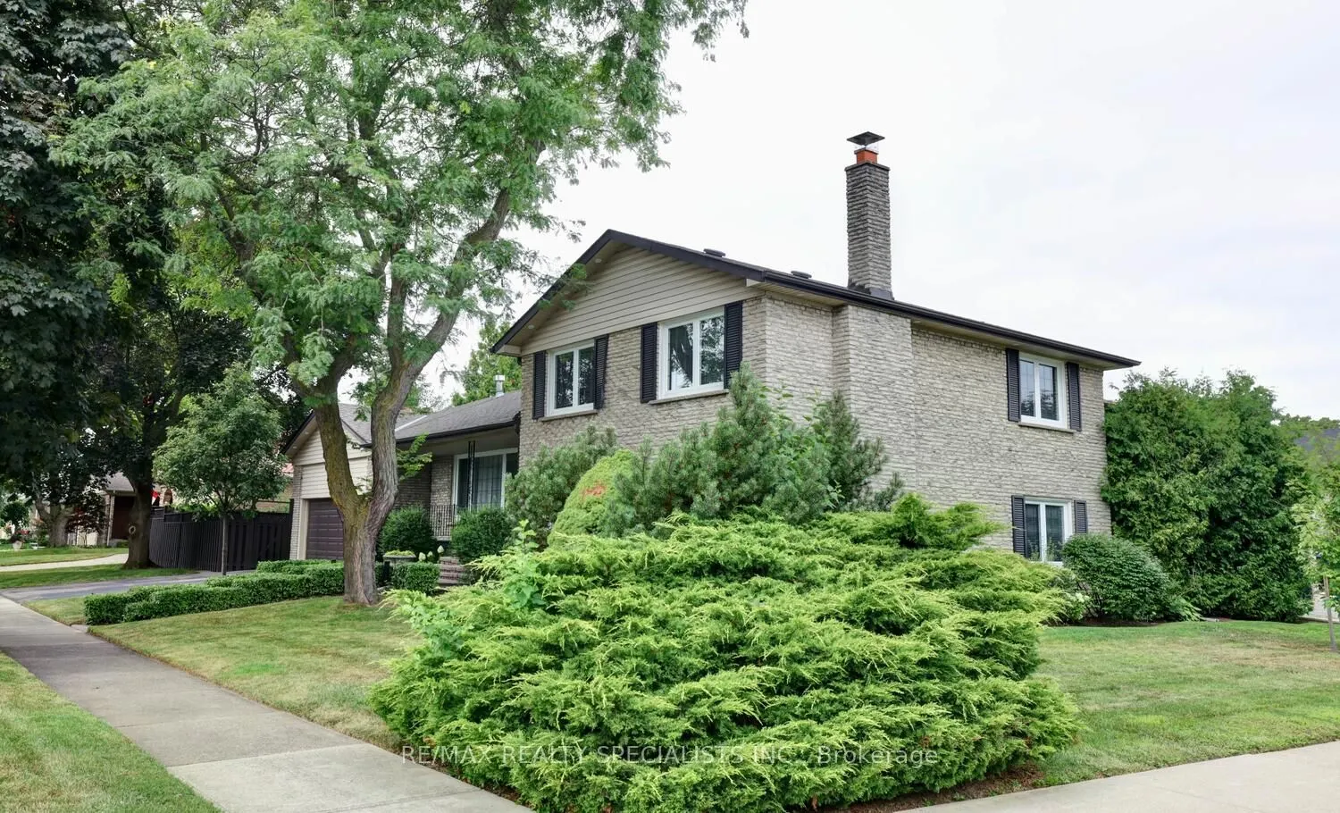 463 Valleyfield Drive