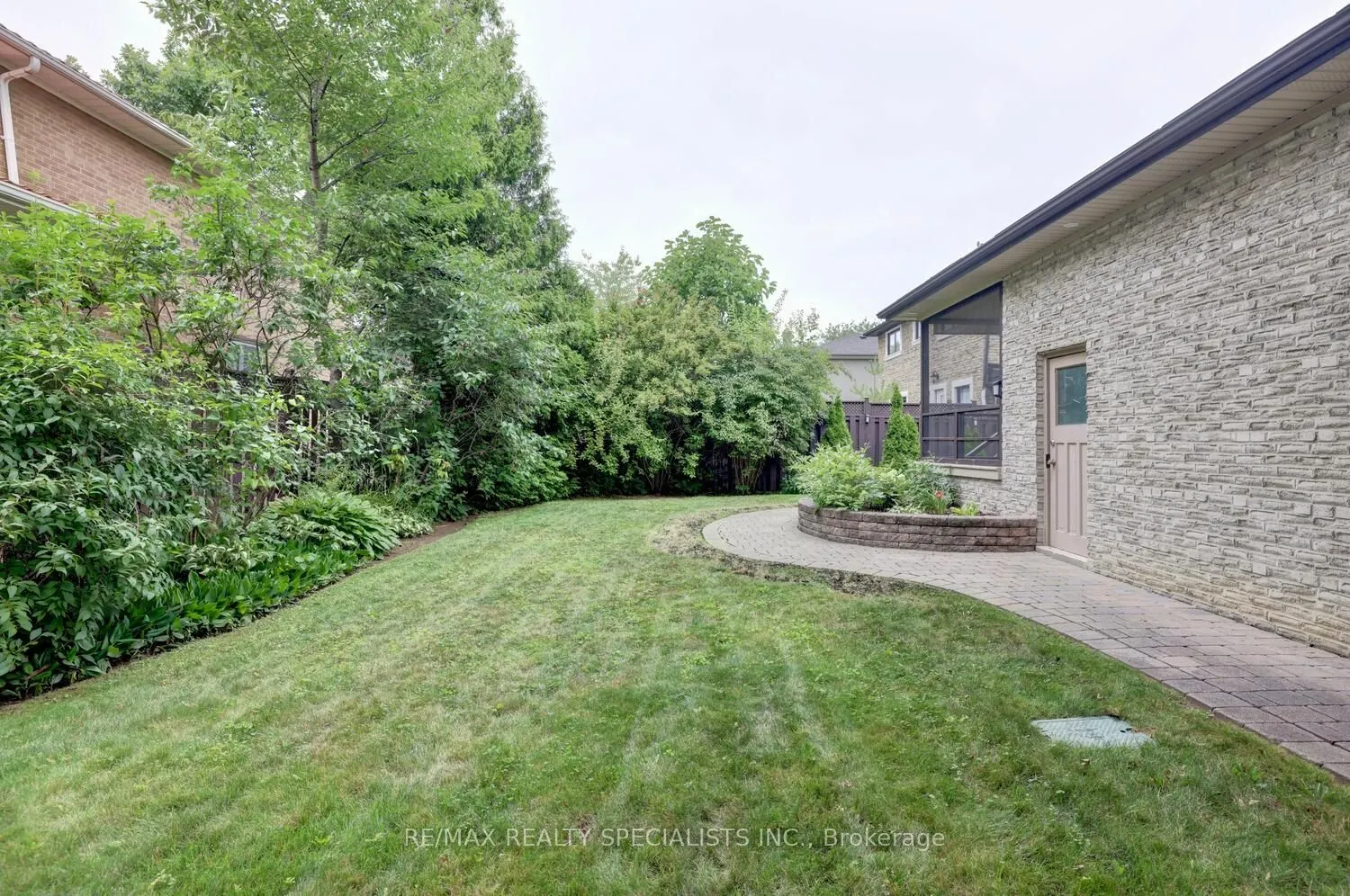 463 Valleyfield Drive