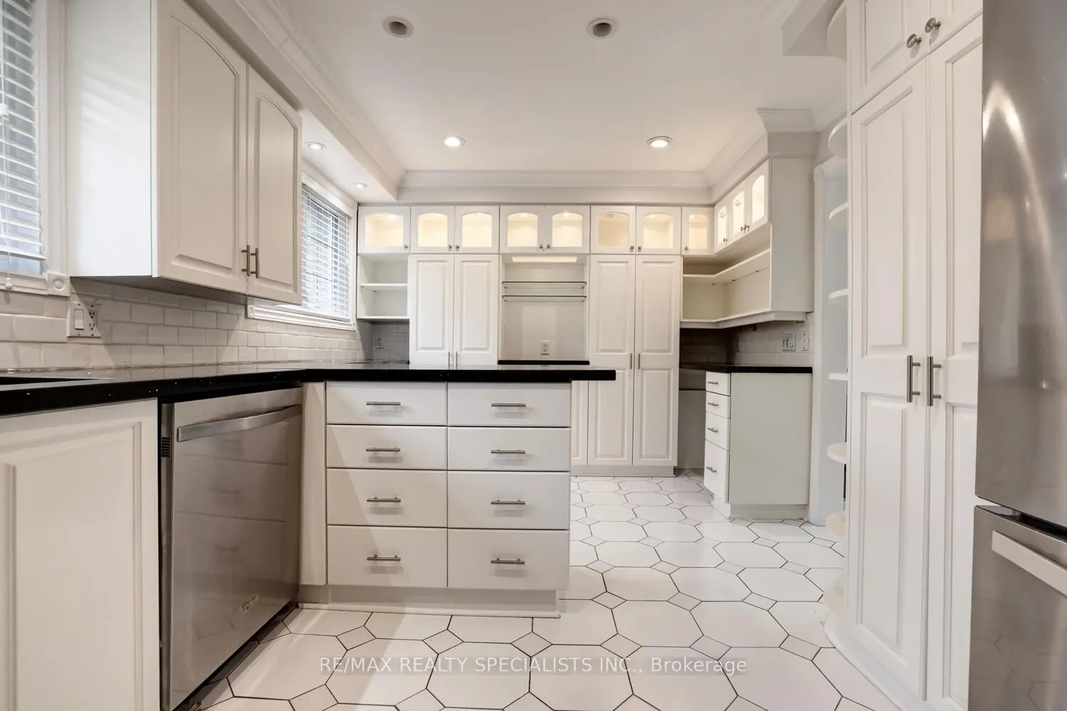 463 Valleyfield Drive