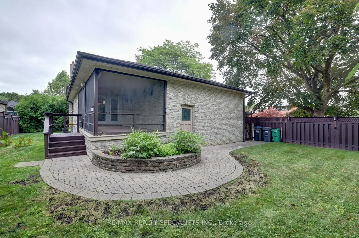 463 Valleyfield Drive
