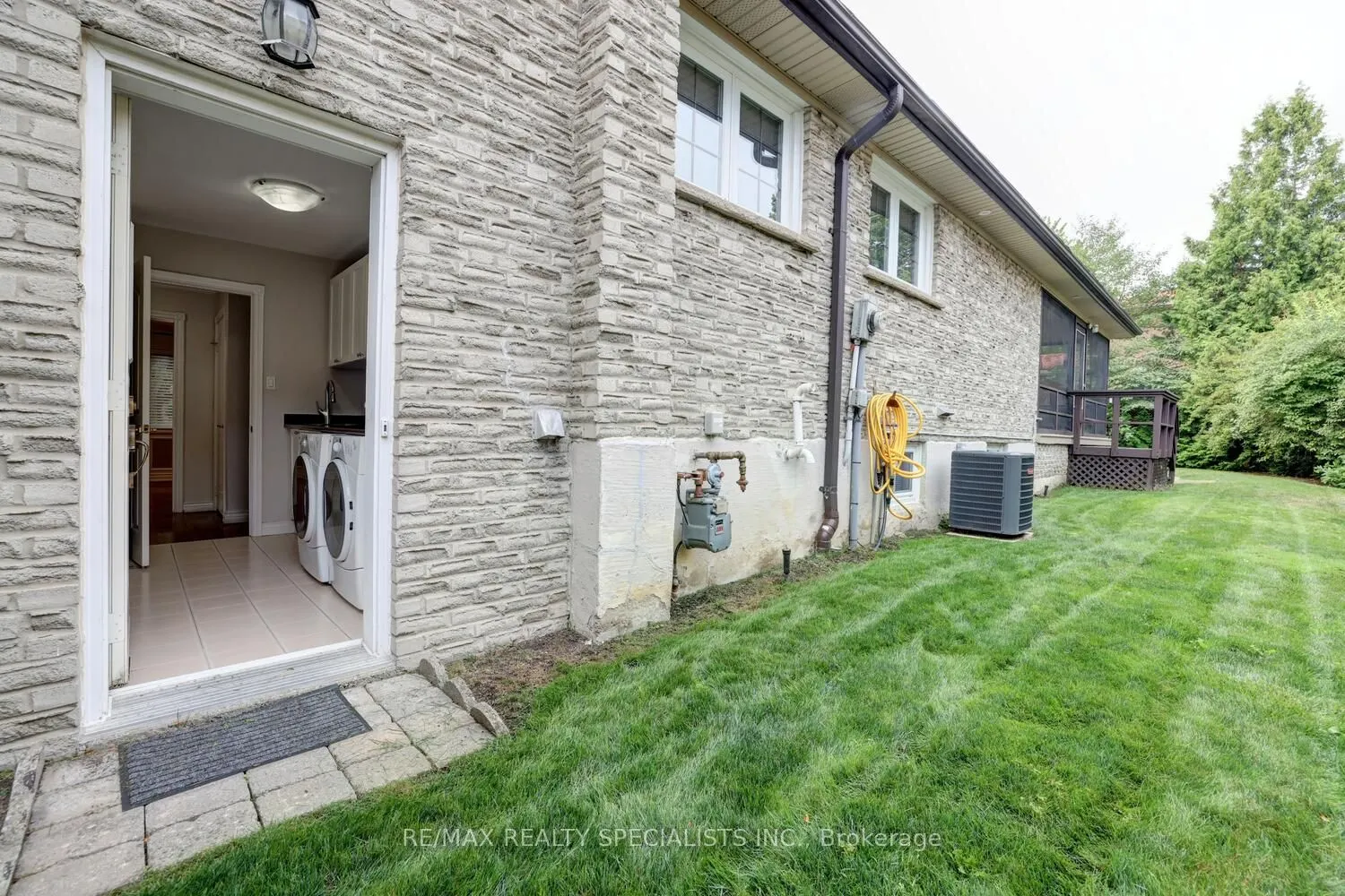 463 Valleyfield Drive