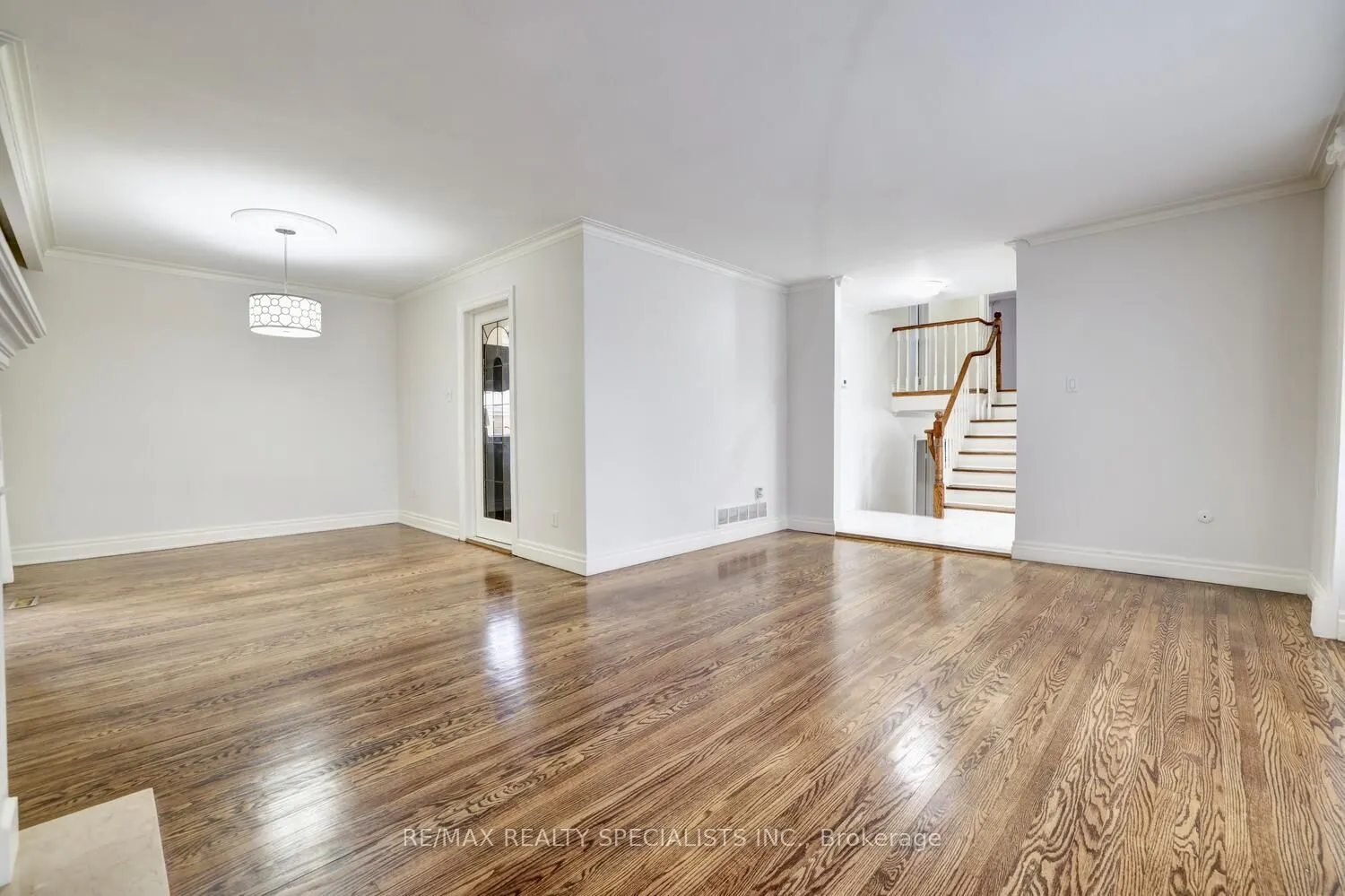 463 Valleyfield Drive