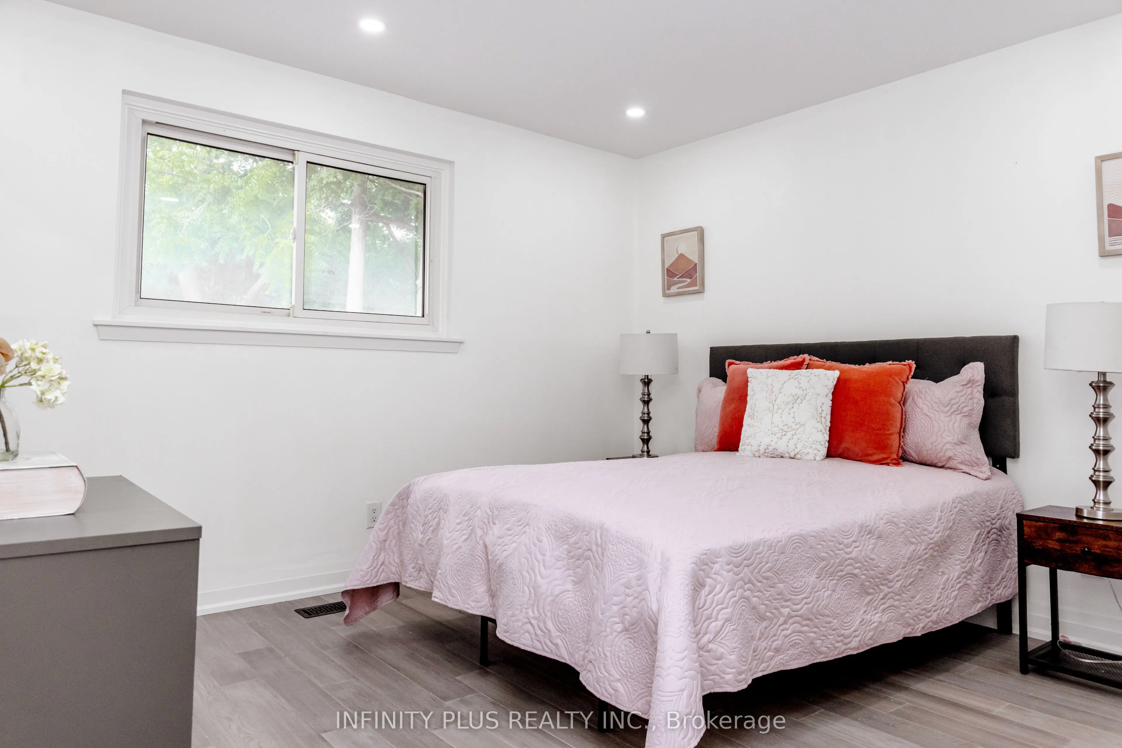 31 Autumn Boulevard