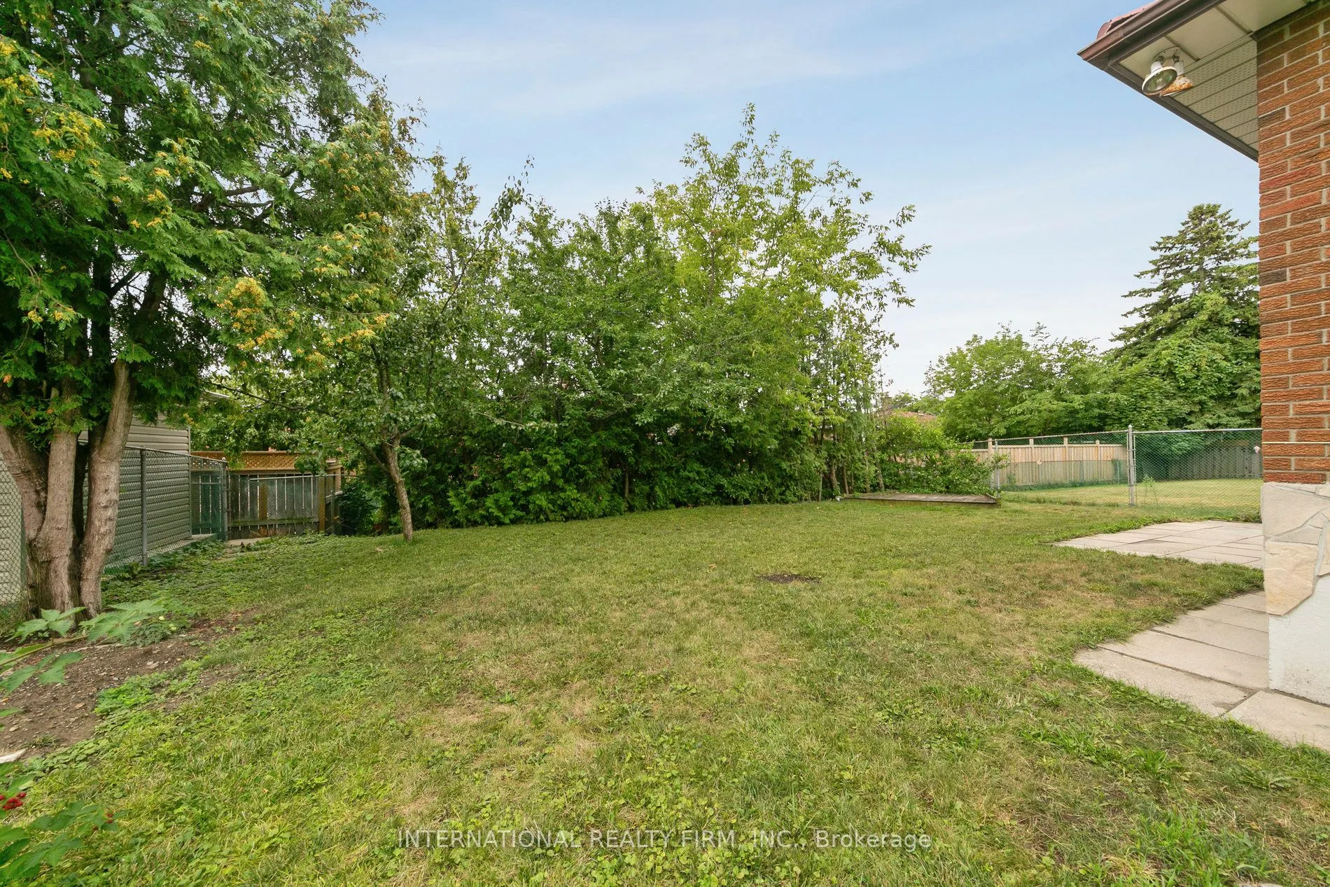 476 Lolita Gardens