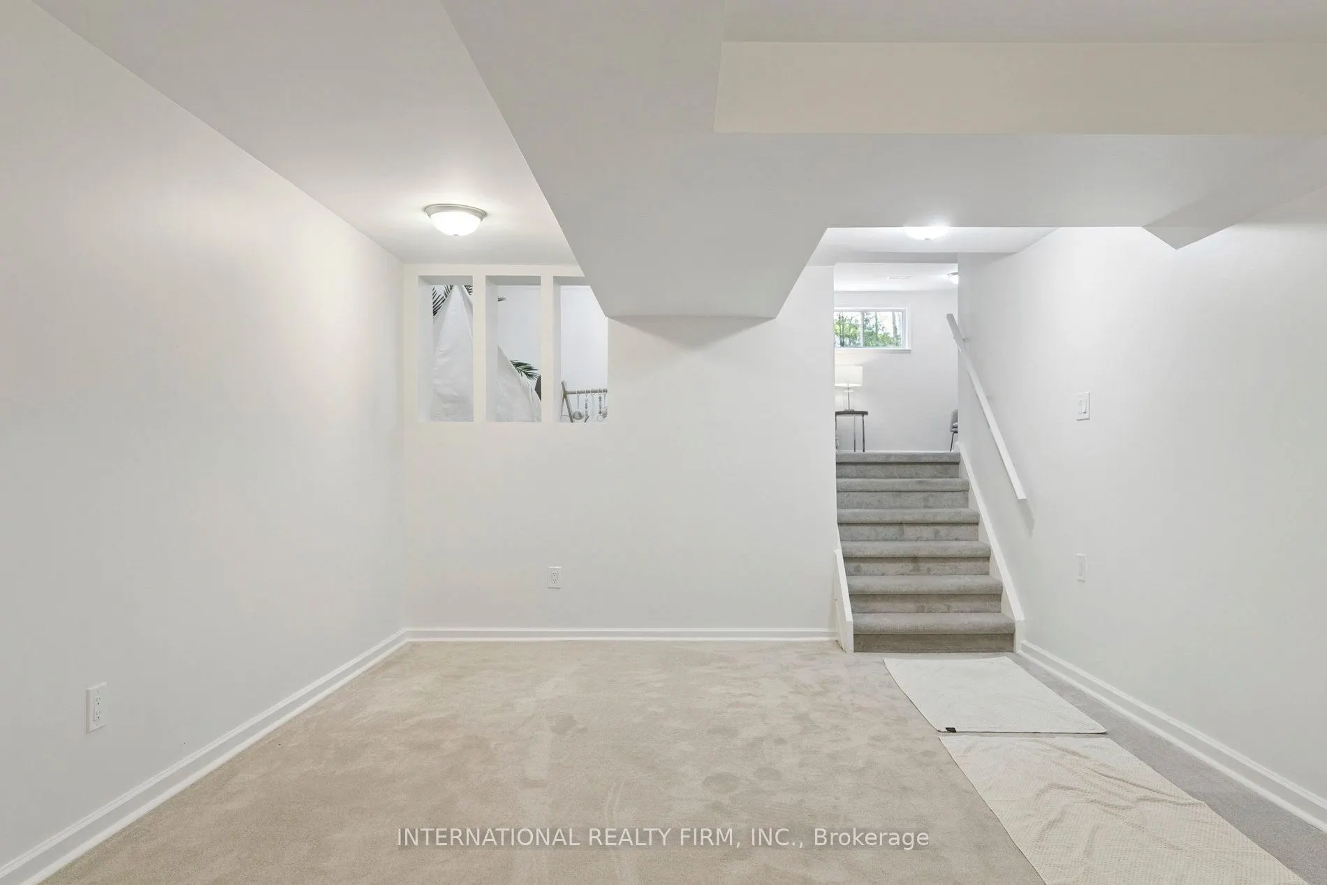 476 Lolita Gardens