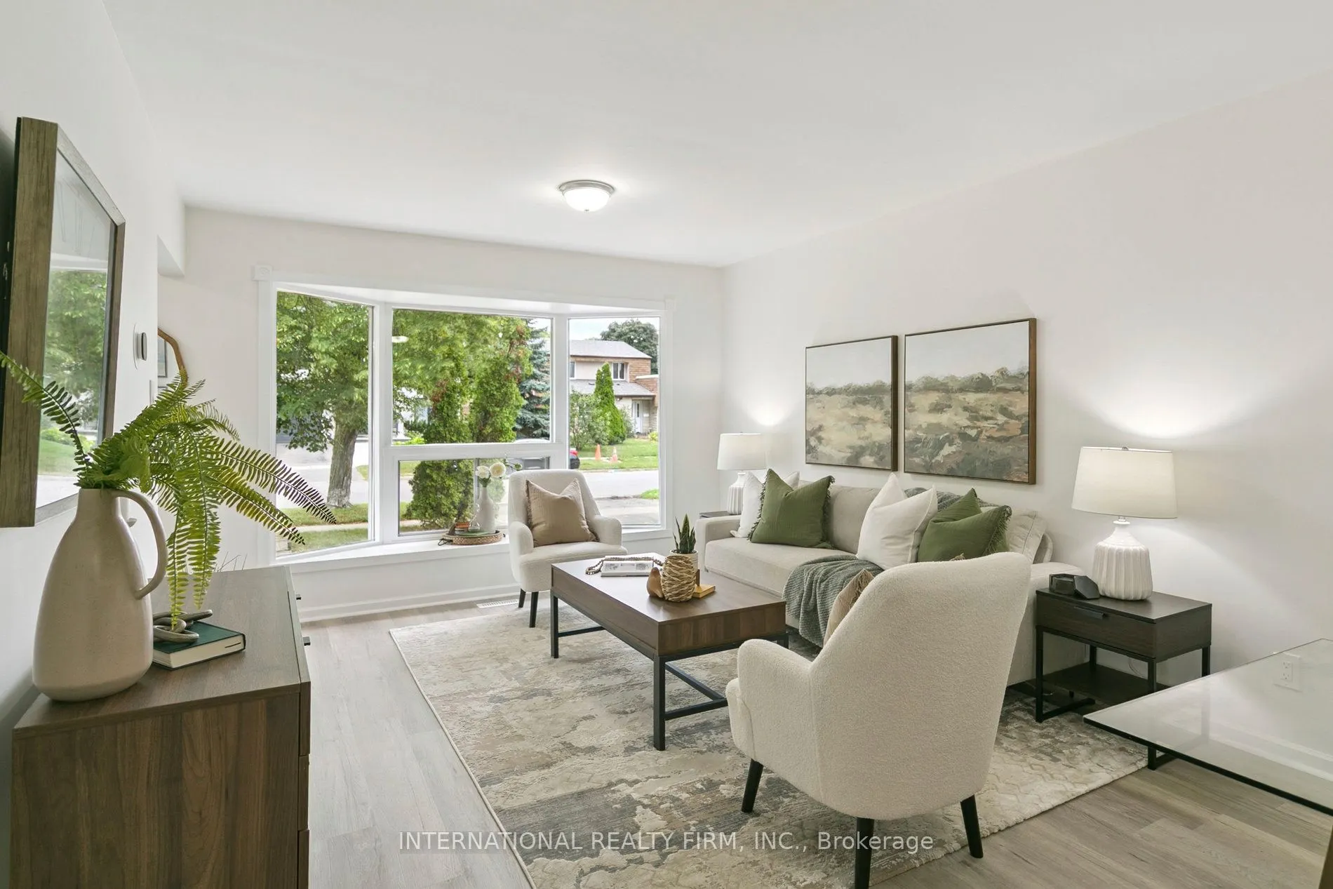 476 Lolita Gardens