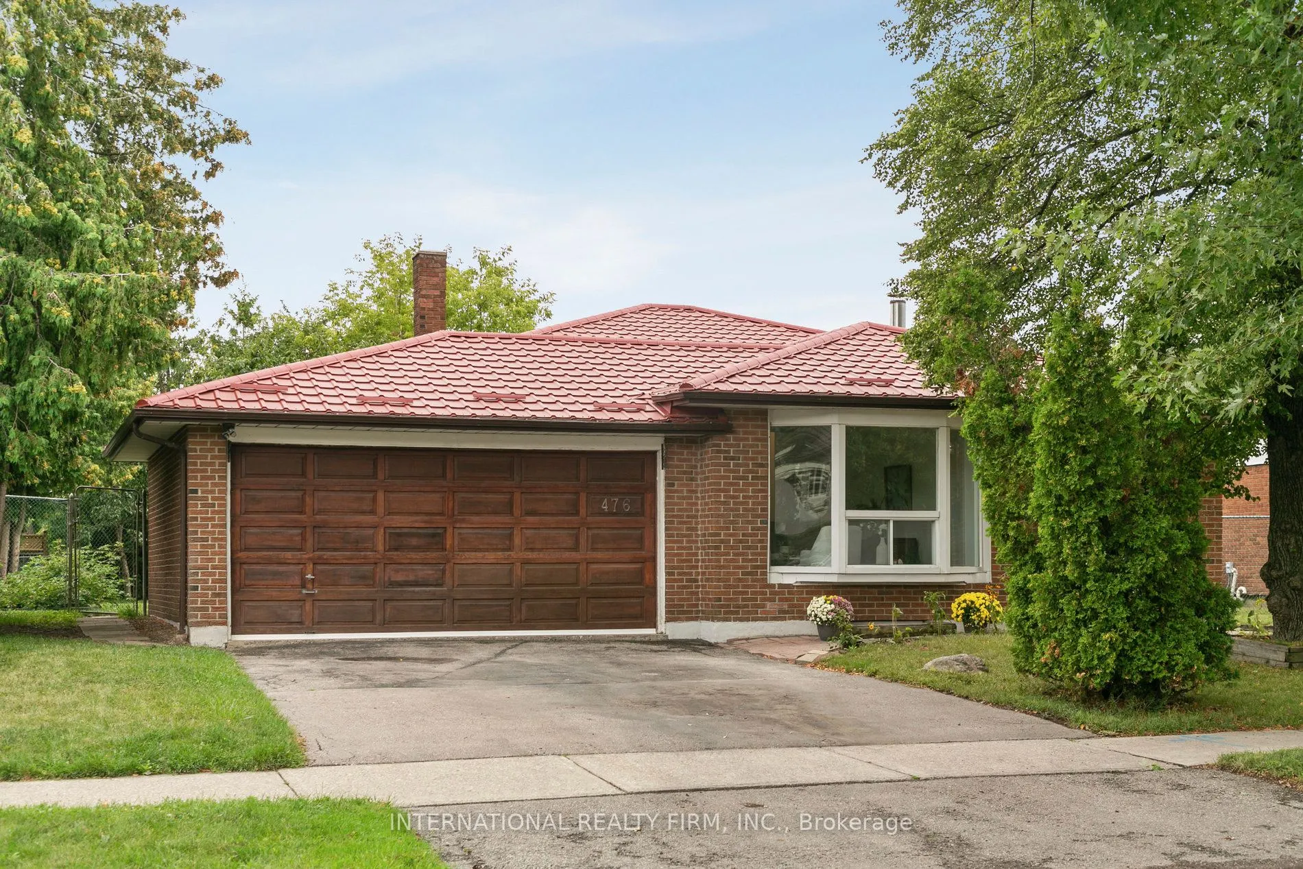 476 Lolita Gardens