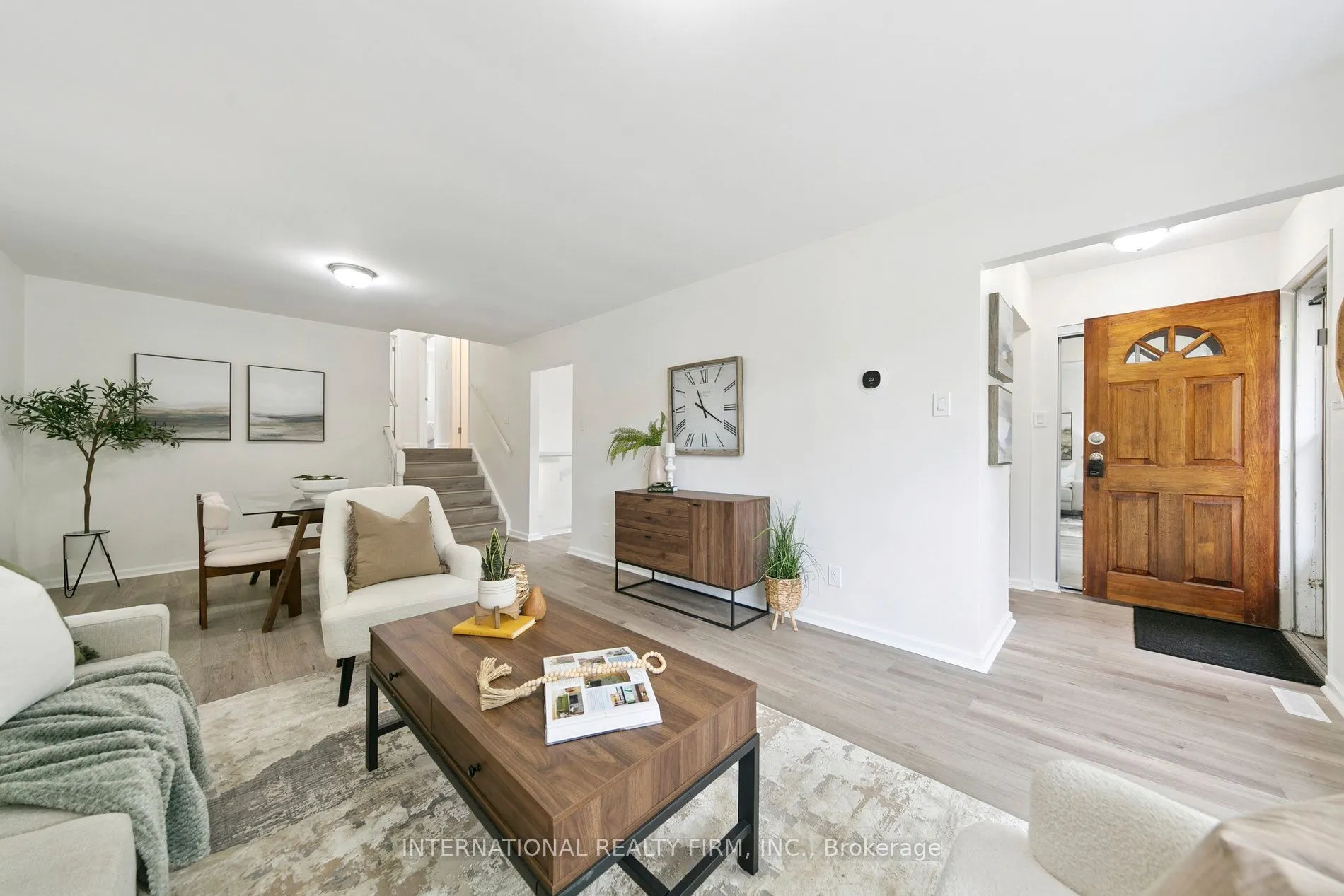 476 Lolita Gardens