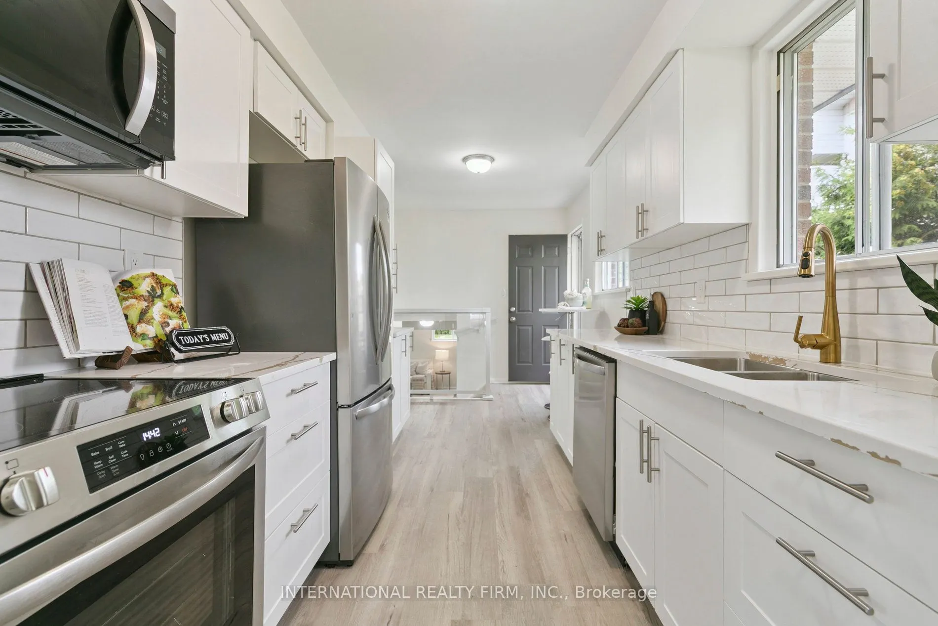 476 Lolita Gardens