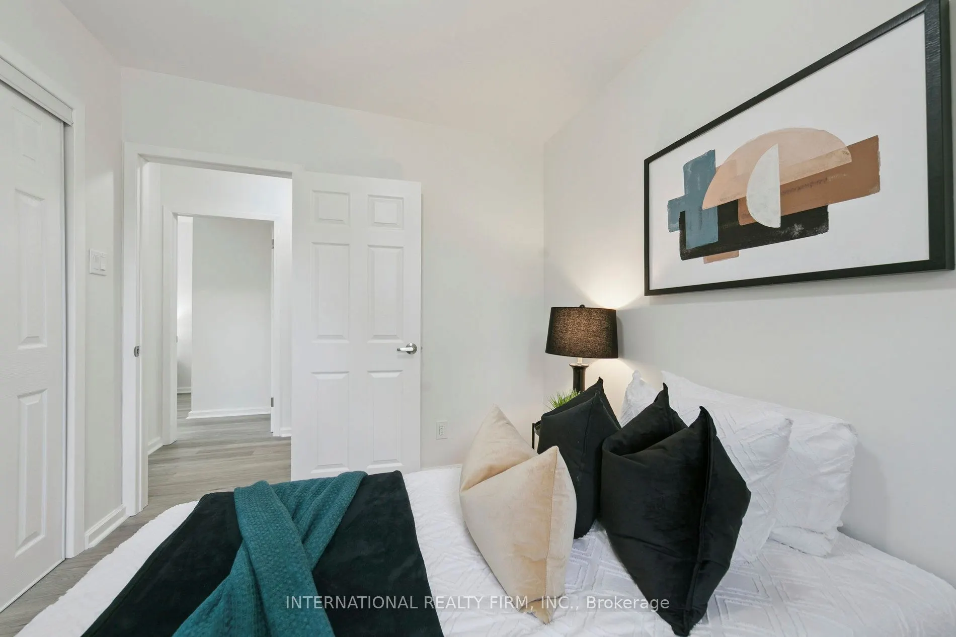 476 Lolita Gardens