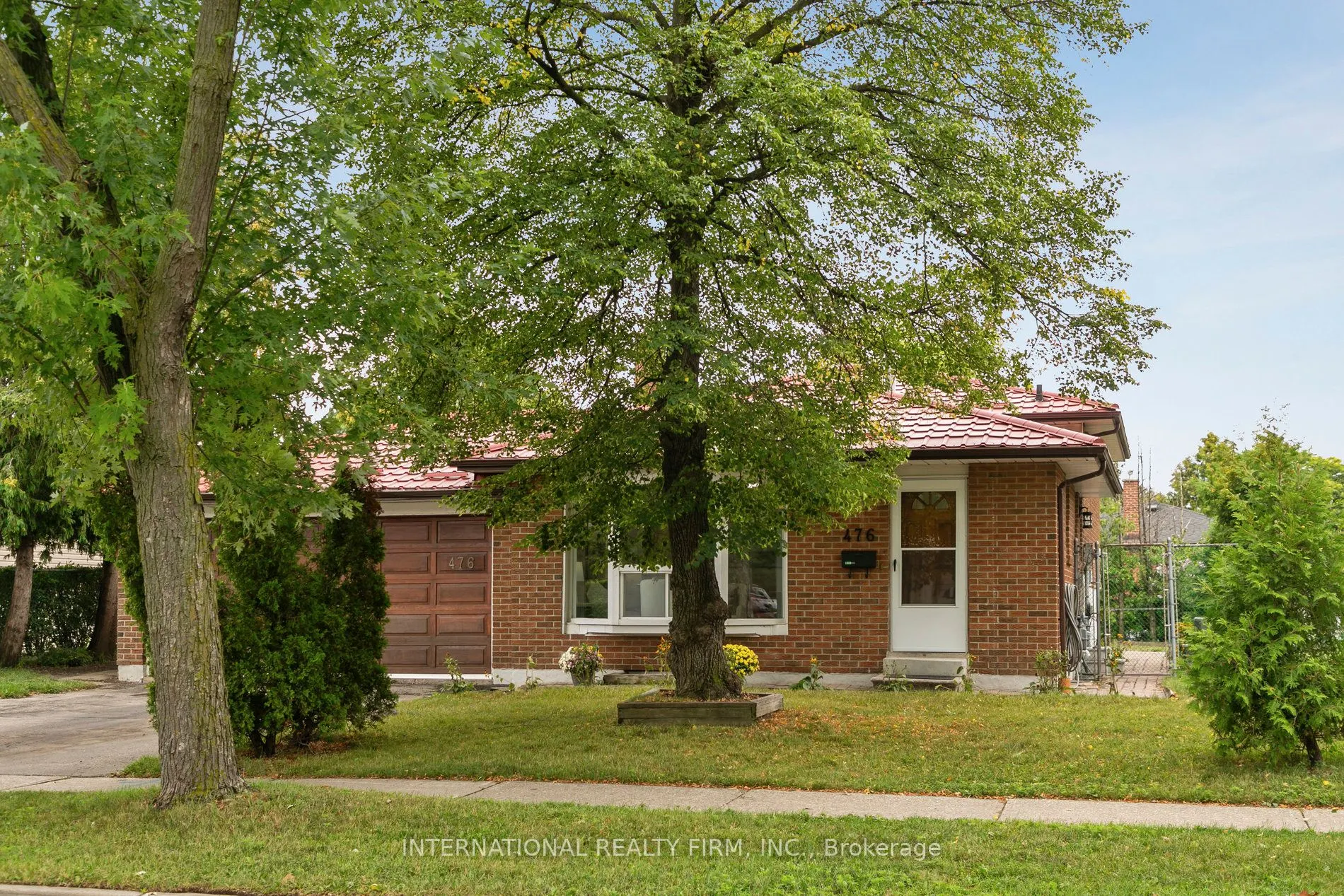 476 Lolita Gardens