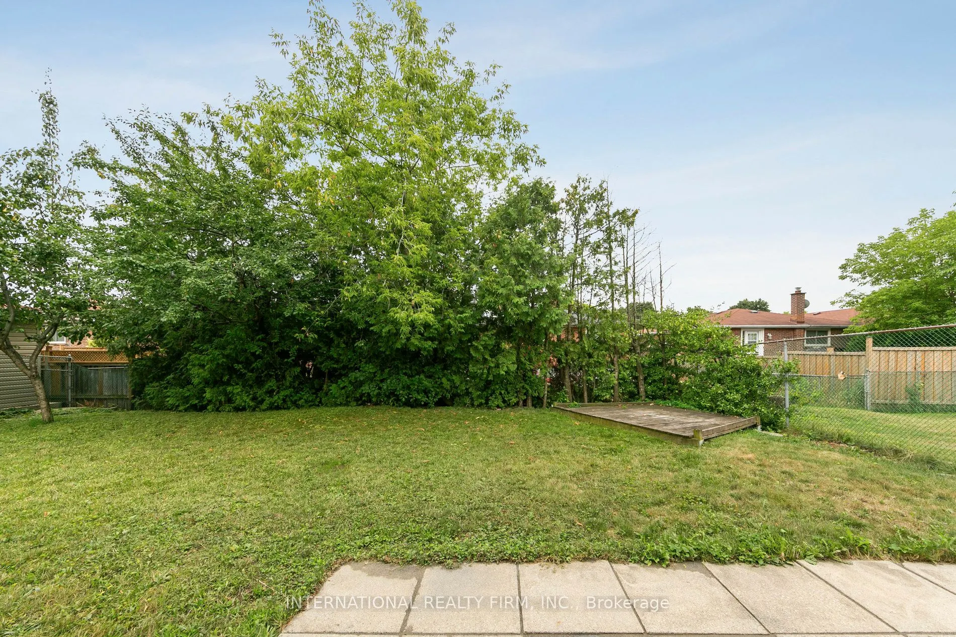 476 Lolita Gardens