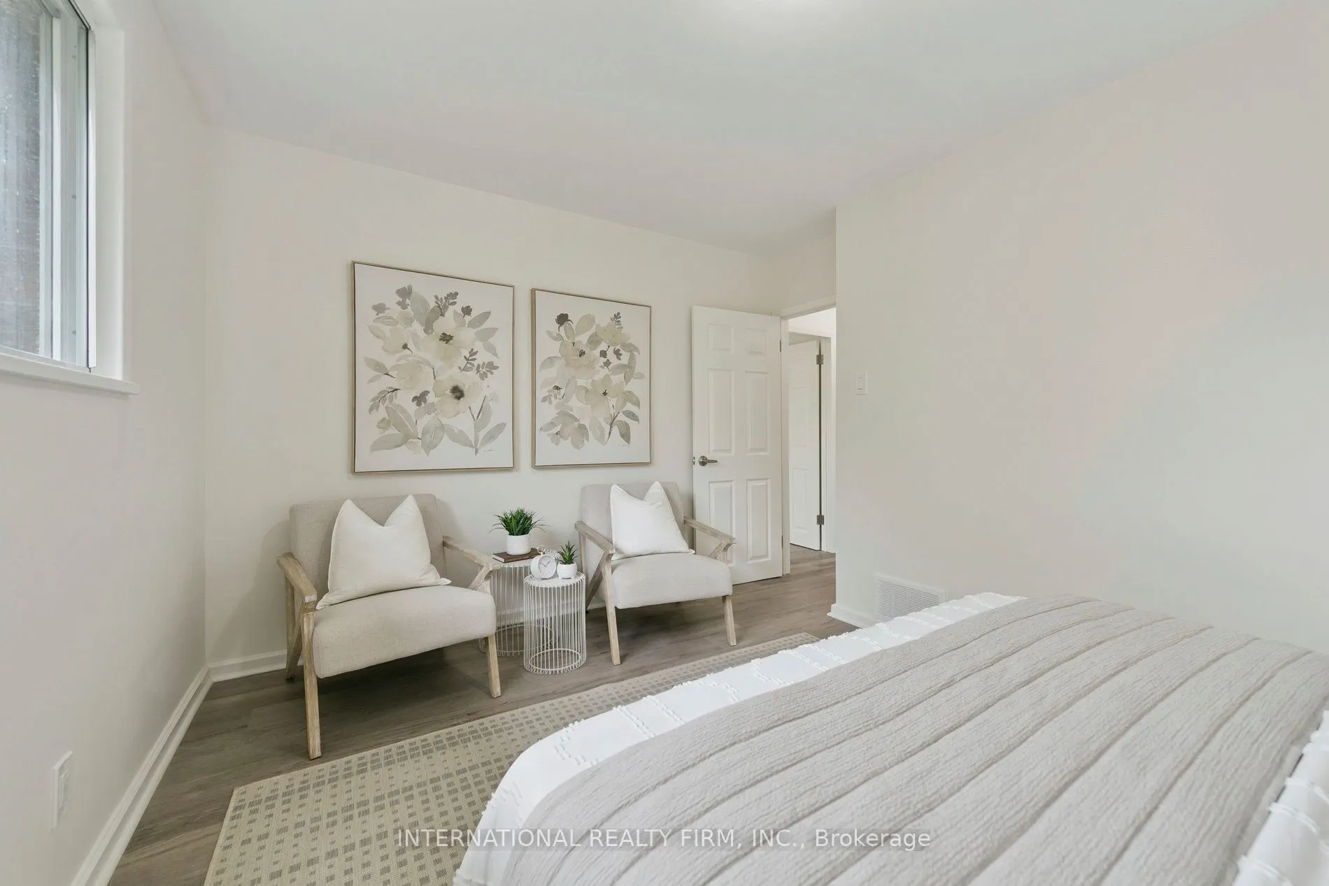476 Lolita Gardens