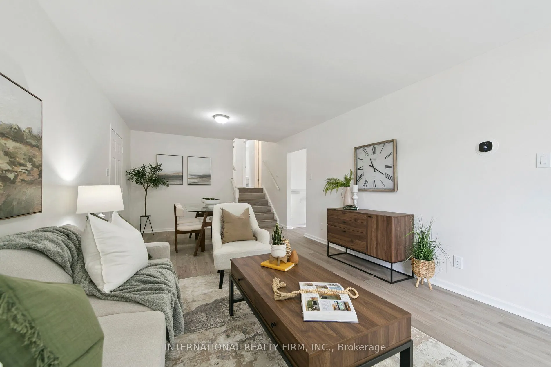 476 Lolita Gardens