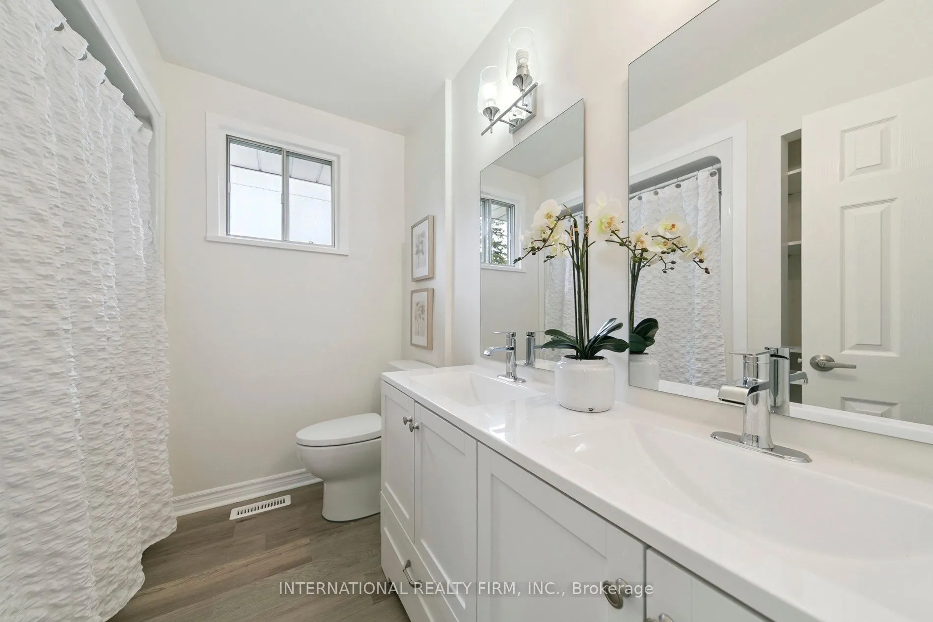 476 Lolita Gardens