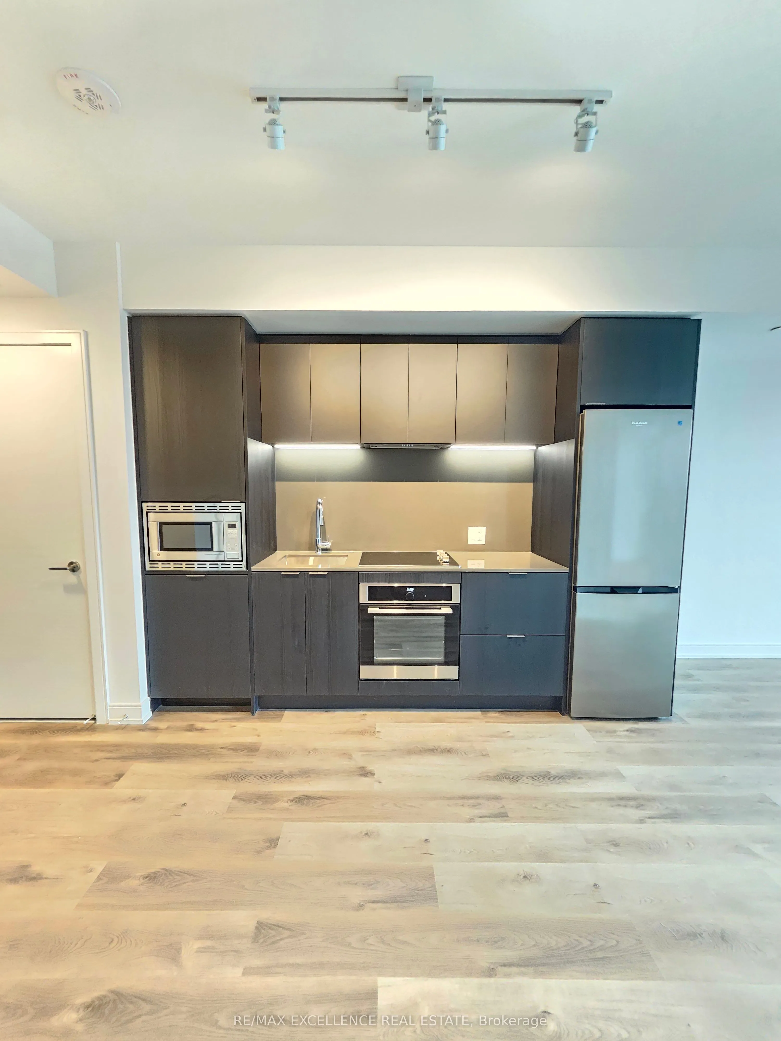 3009 Novar Road, #907