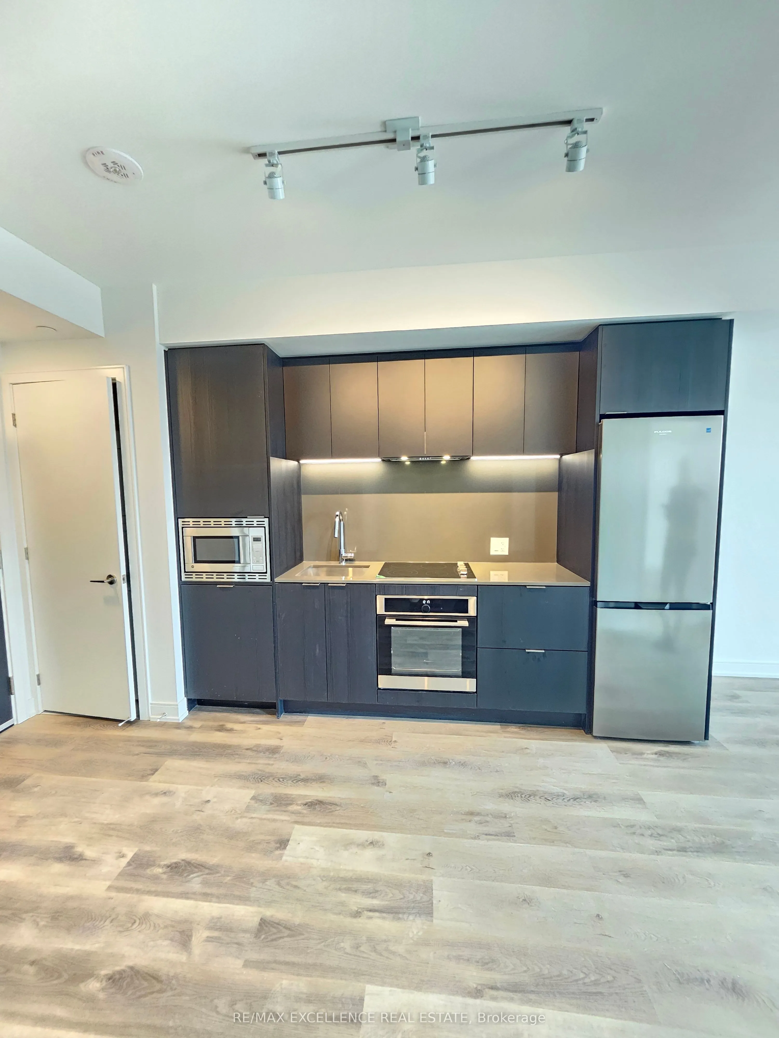 3009 Novar Road, #907