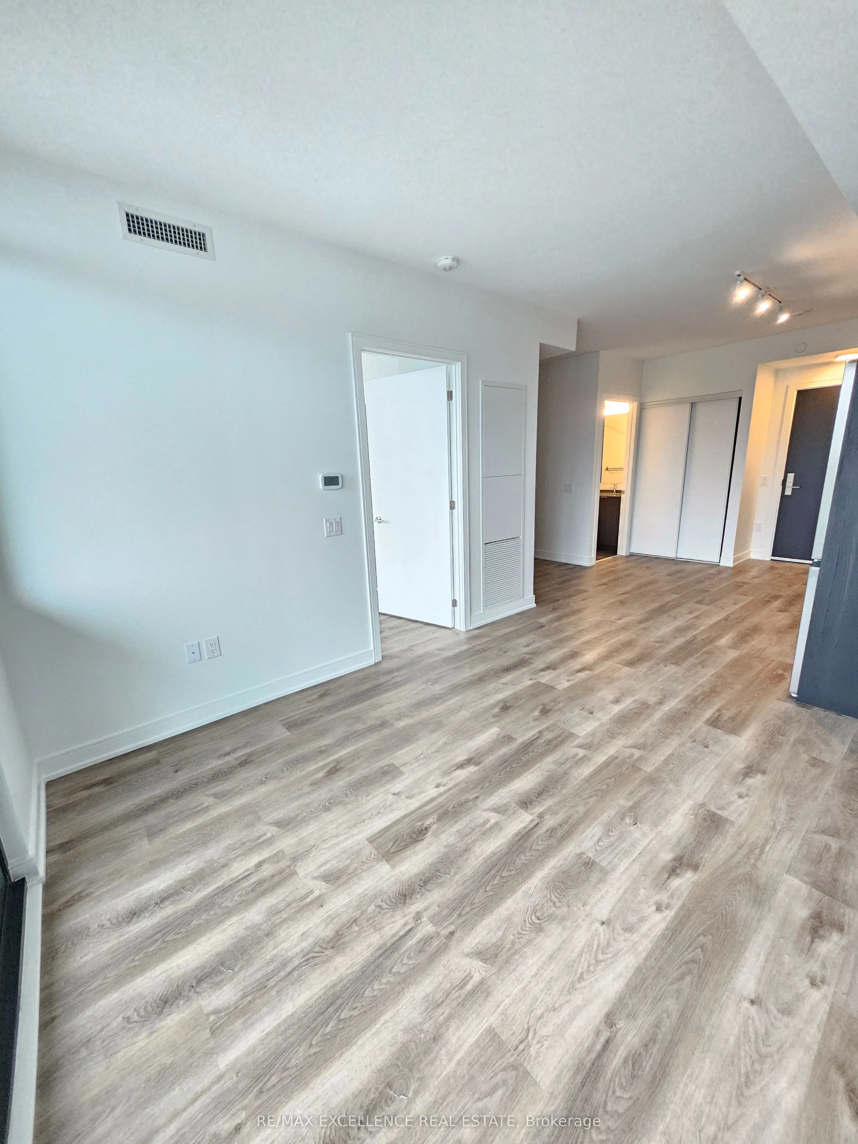3009 Novar Road, #907