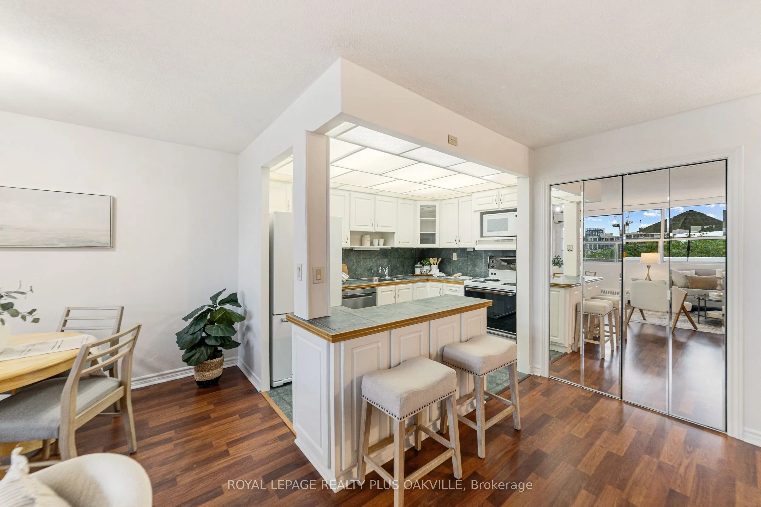 2263 Marine Drive, #508